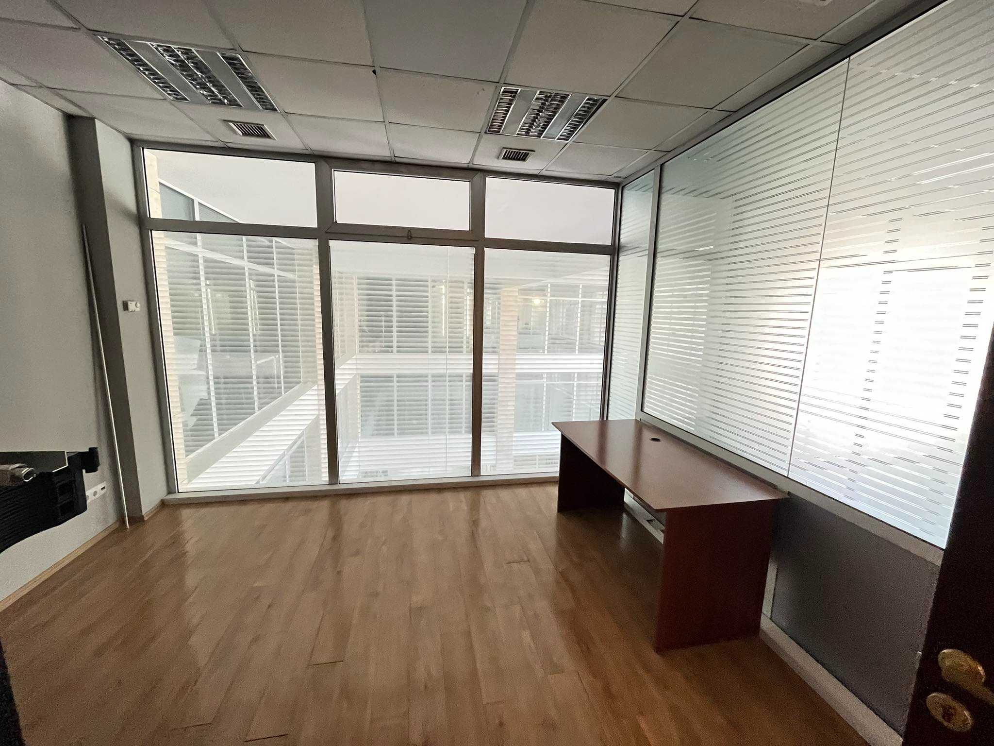 Продажа Office в Мтацминда view 1