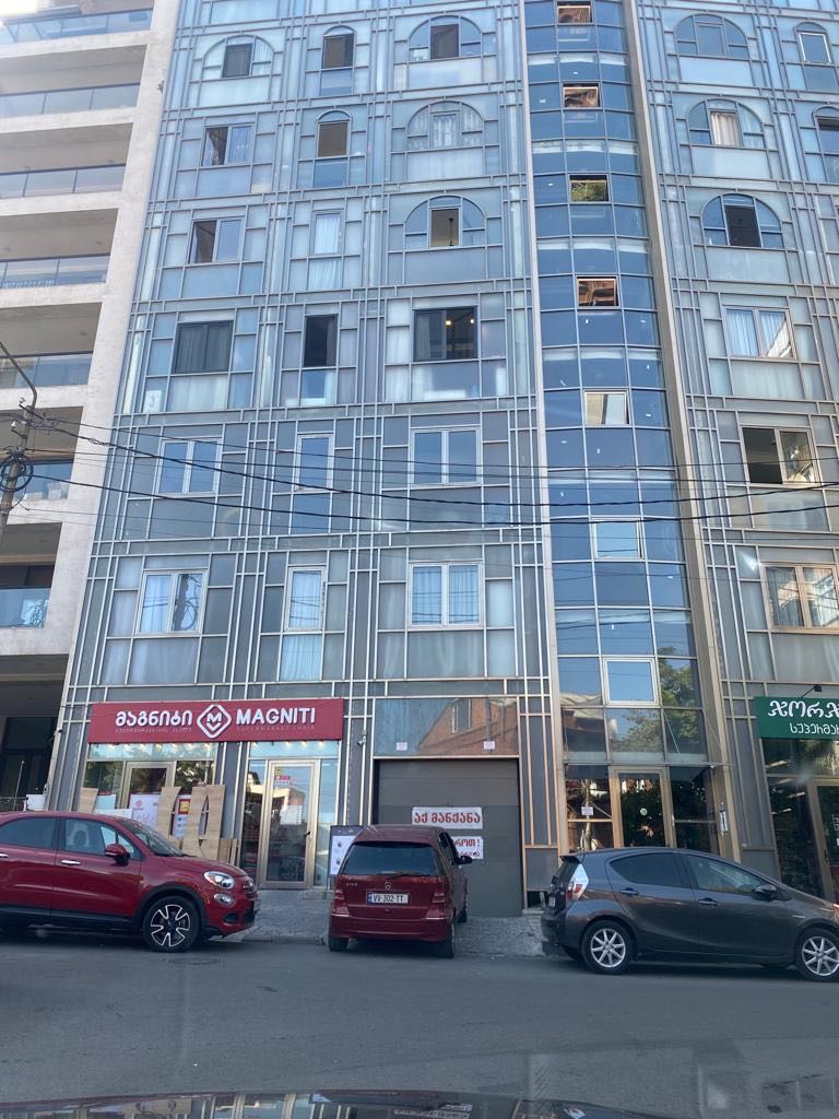 1 Room Flat Daily Rent. Vake view 2