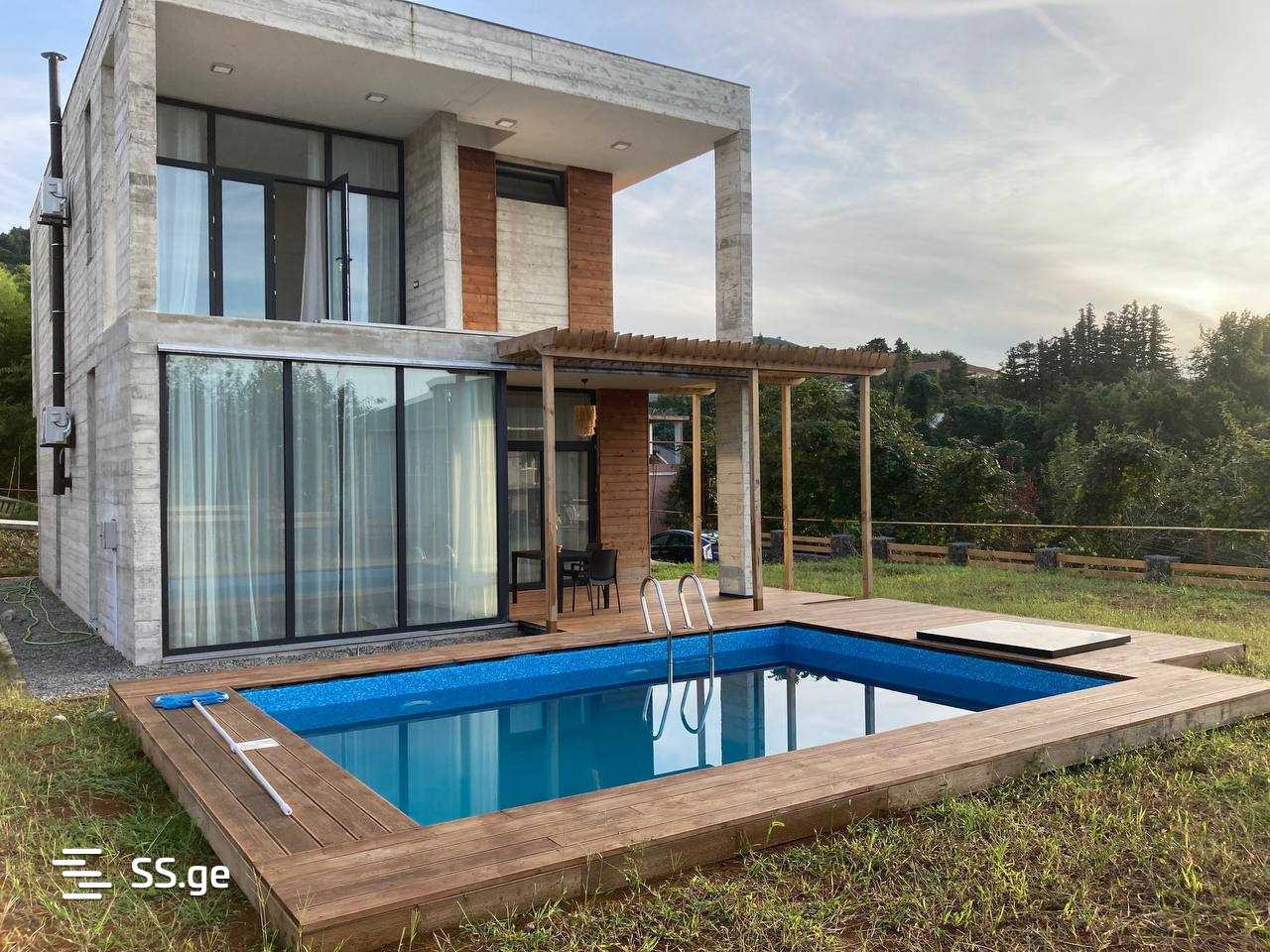 5 Room Private House For Sale view 2