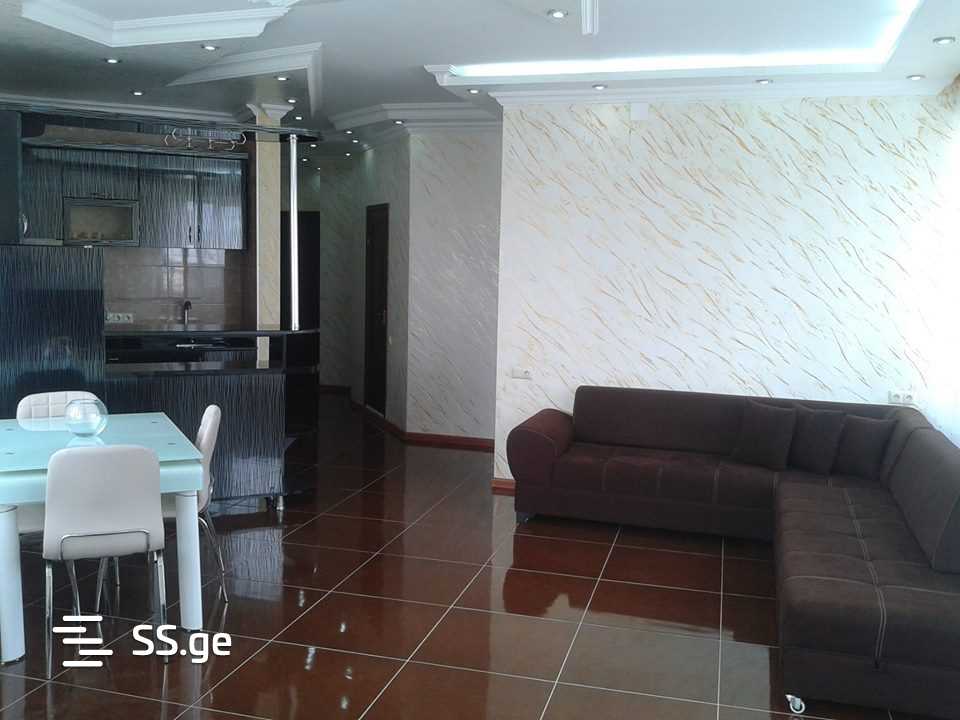 3 Room Flat Daily Rent. Batumi, 1 of 4