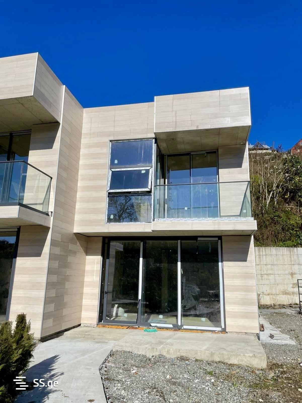 3 Room Private House For Sale view 2
