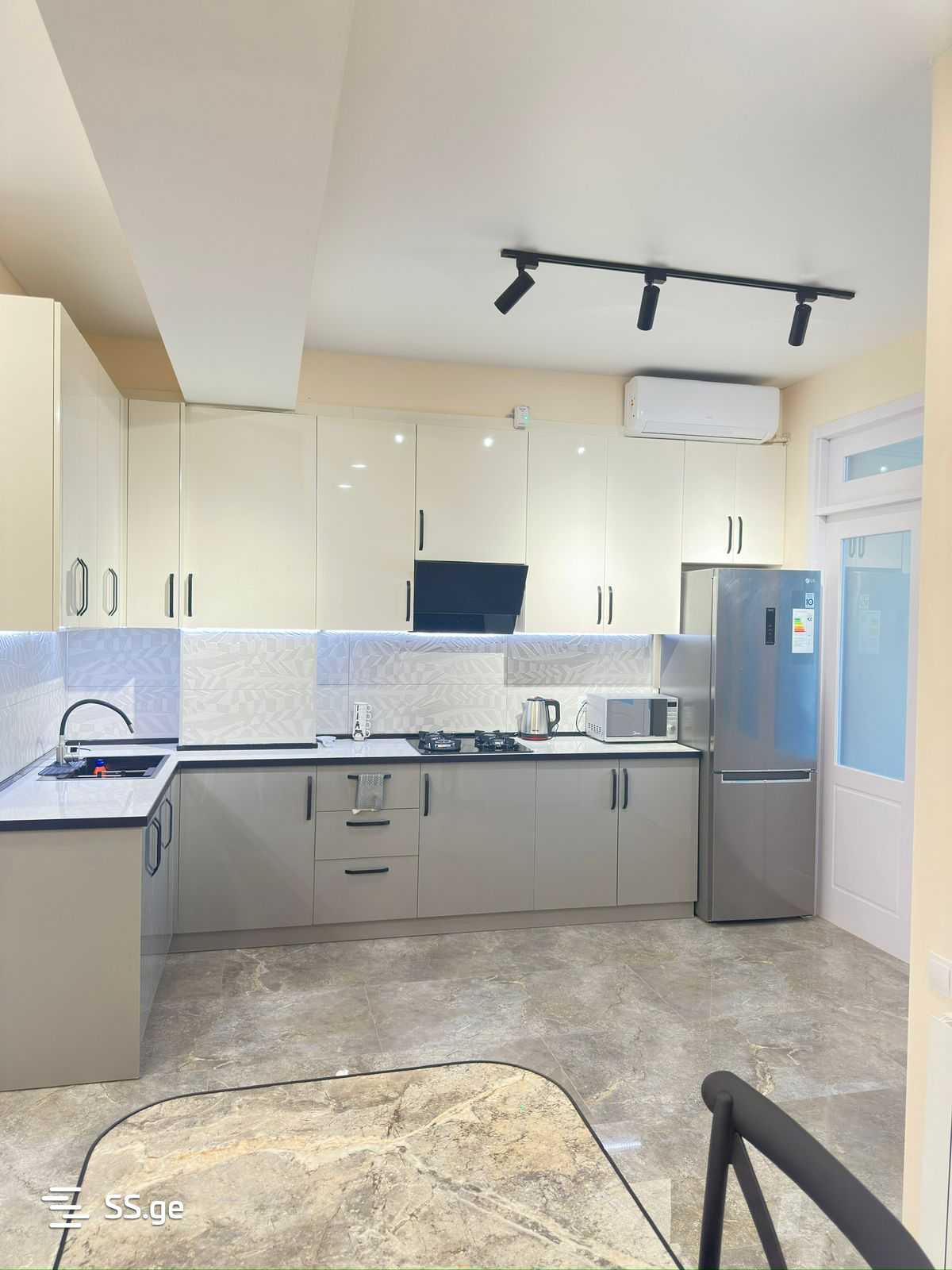 3 Room Flat Daily Rent. Rustavi view 8