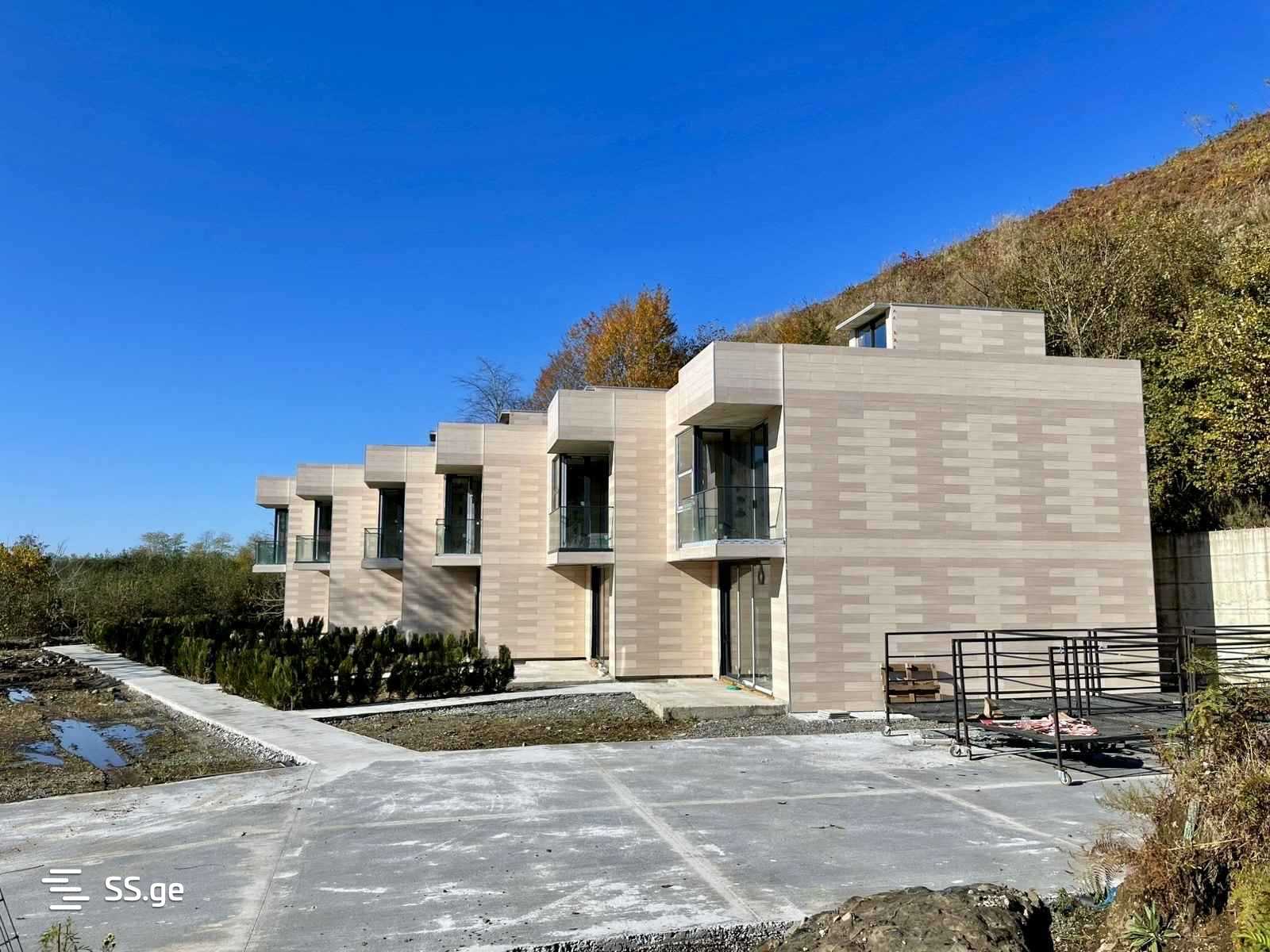 3 Room Private House For Sale view 9