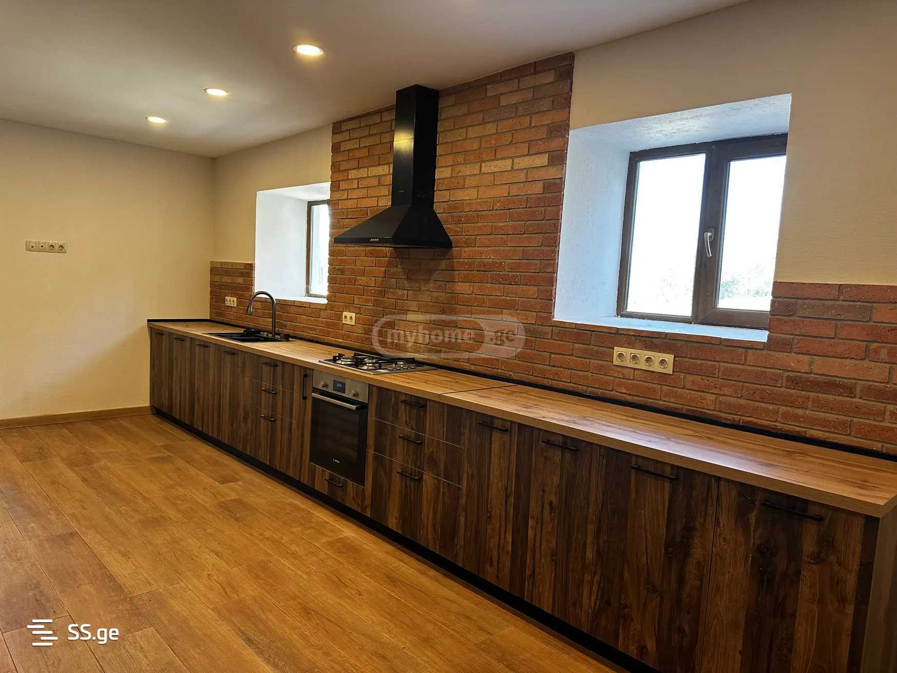 7 Room Private House For Sale view 4