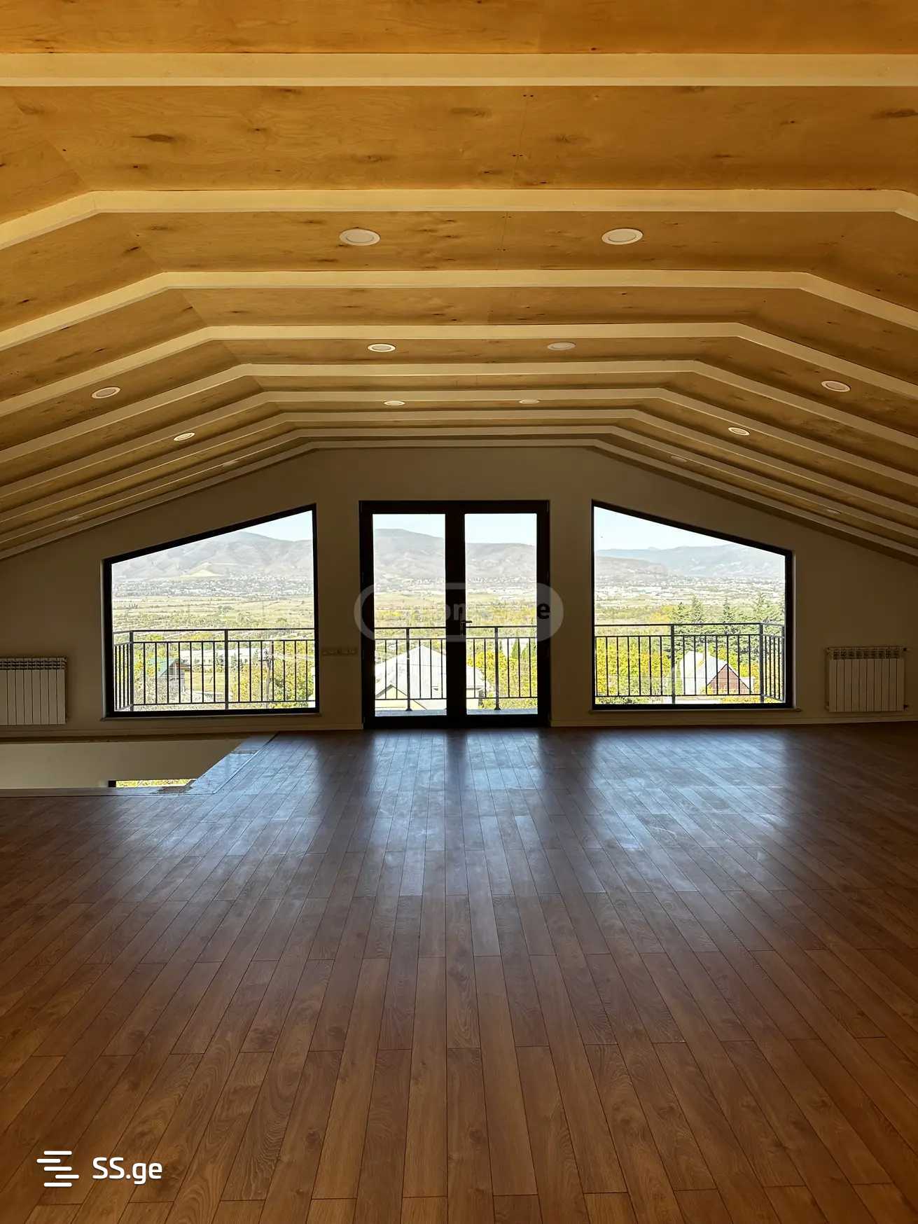 7 Room Private House For Sale view 3