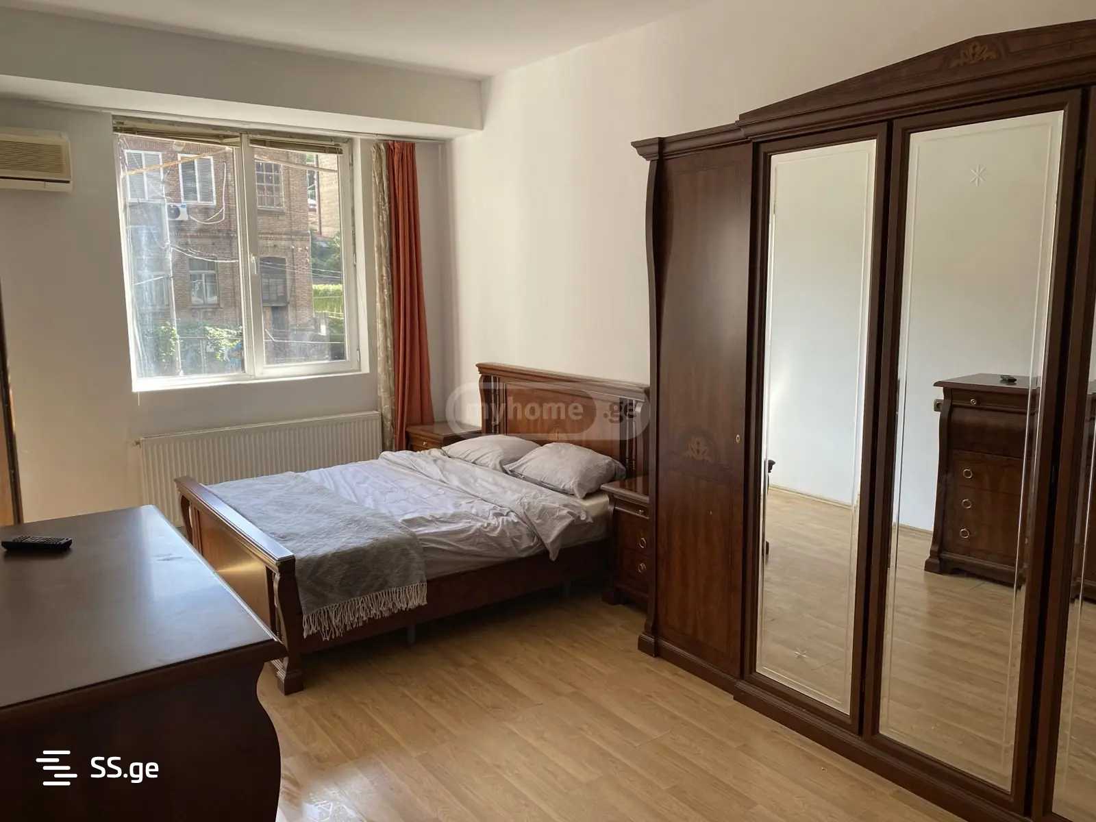 5 Room Flat For Rent. Vake view 4