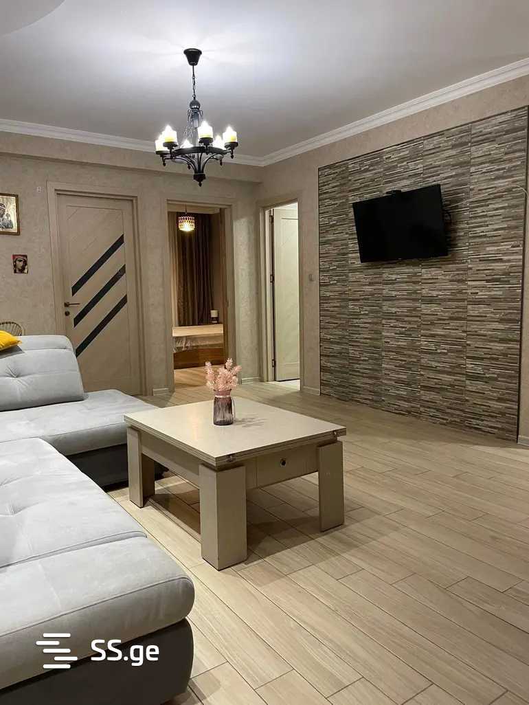 Продажа 3-комната Квартира view 1