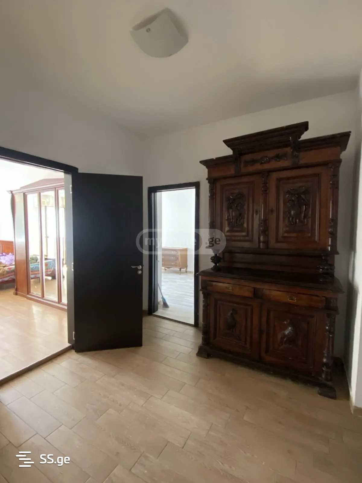 5 Room Flat For Rent. Vake view 9