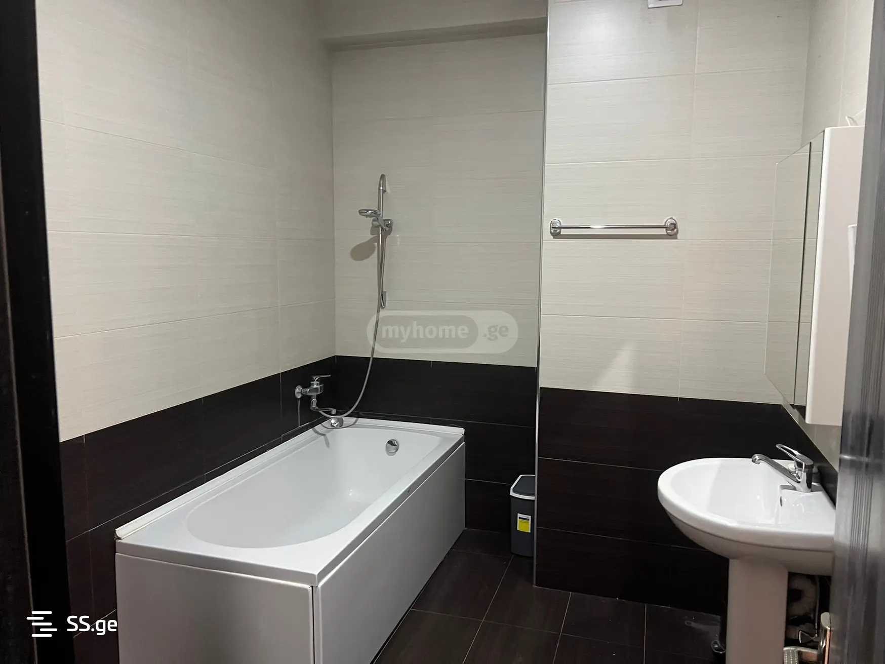 5 Room Flat For Rent. Vake view 12