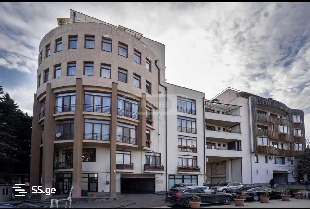 3 Room Flat For Rent. Vake view 1