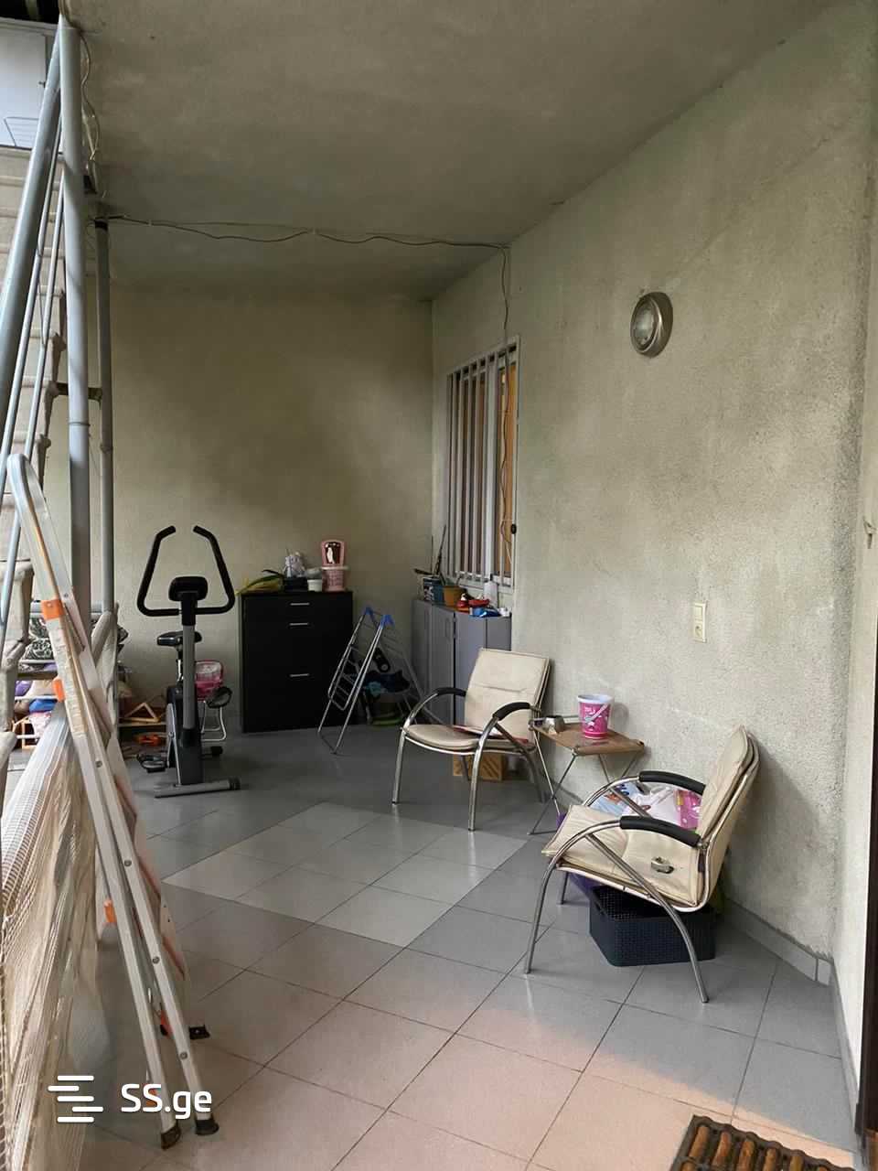 10 Room Private House For Sale view 11