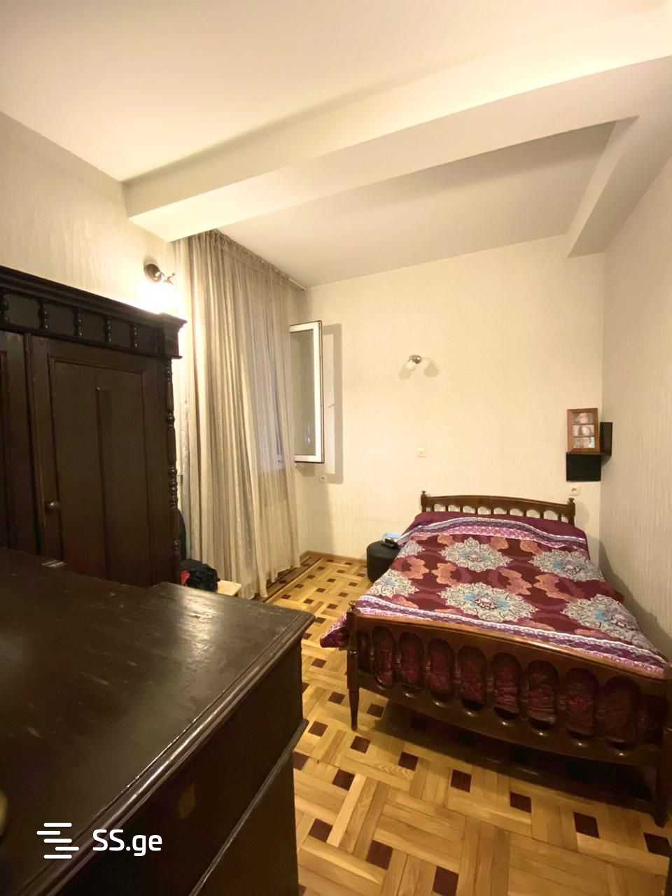 10 Room Private House For Sale view 9