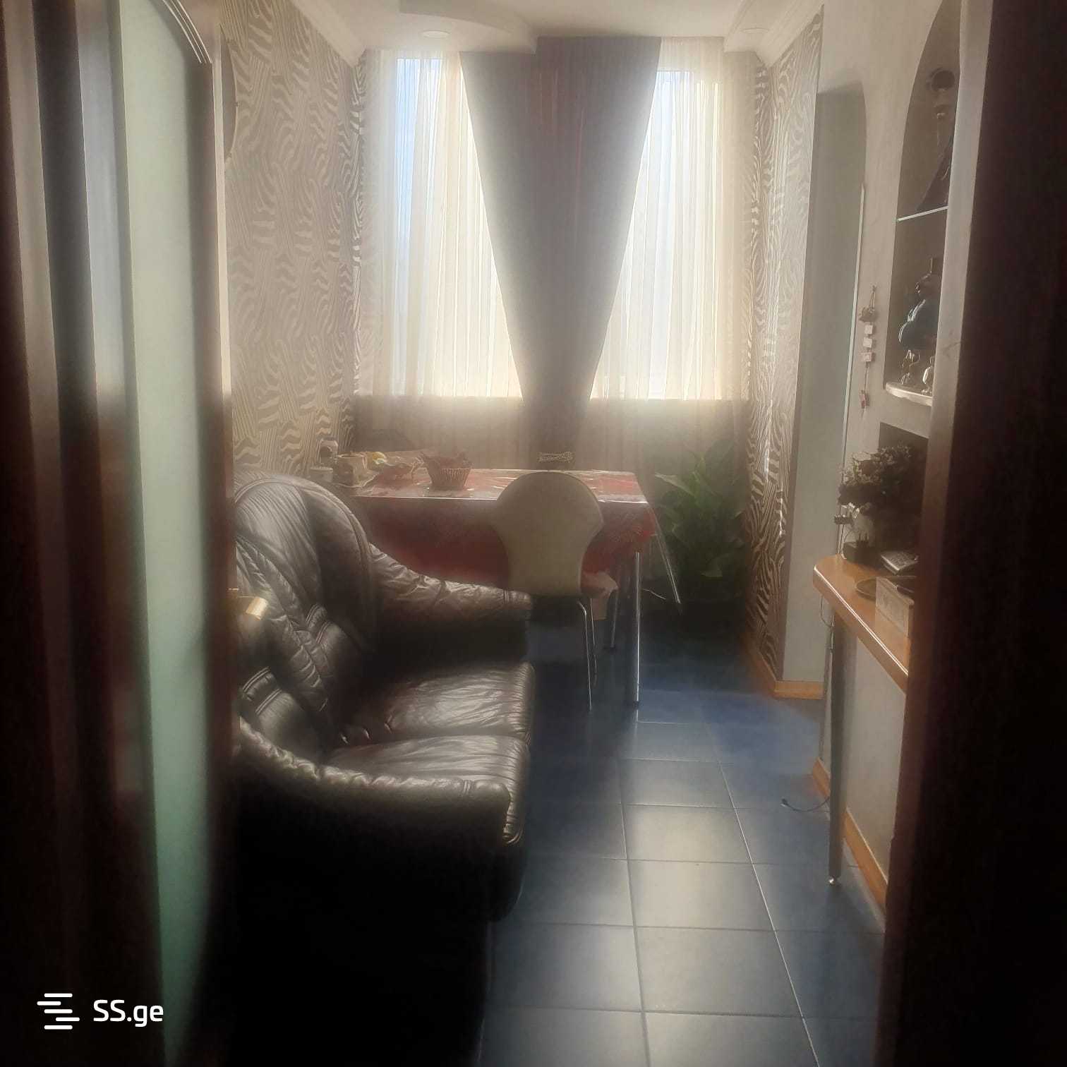 5 Room Flat For Sale view 2