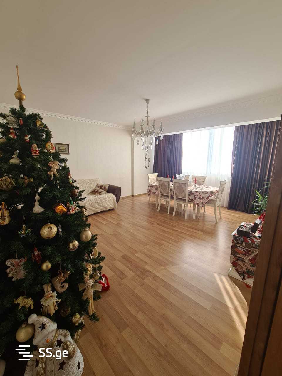 5 Room Flat For Sale