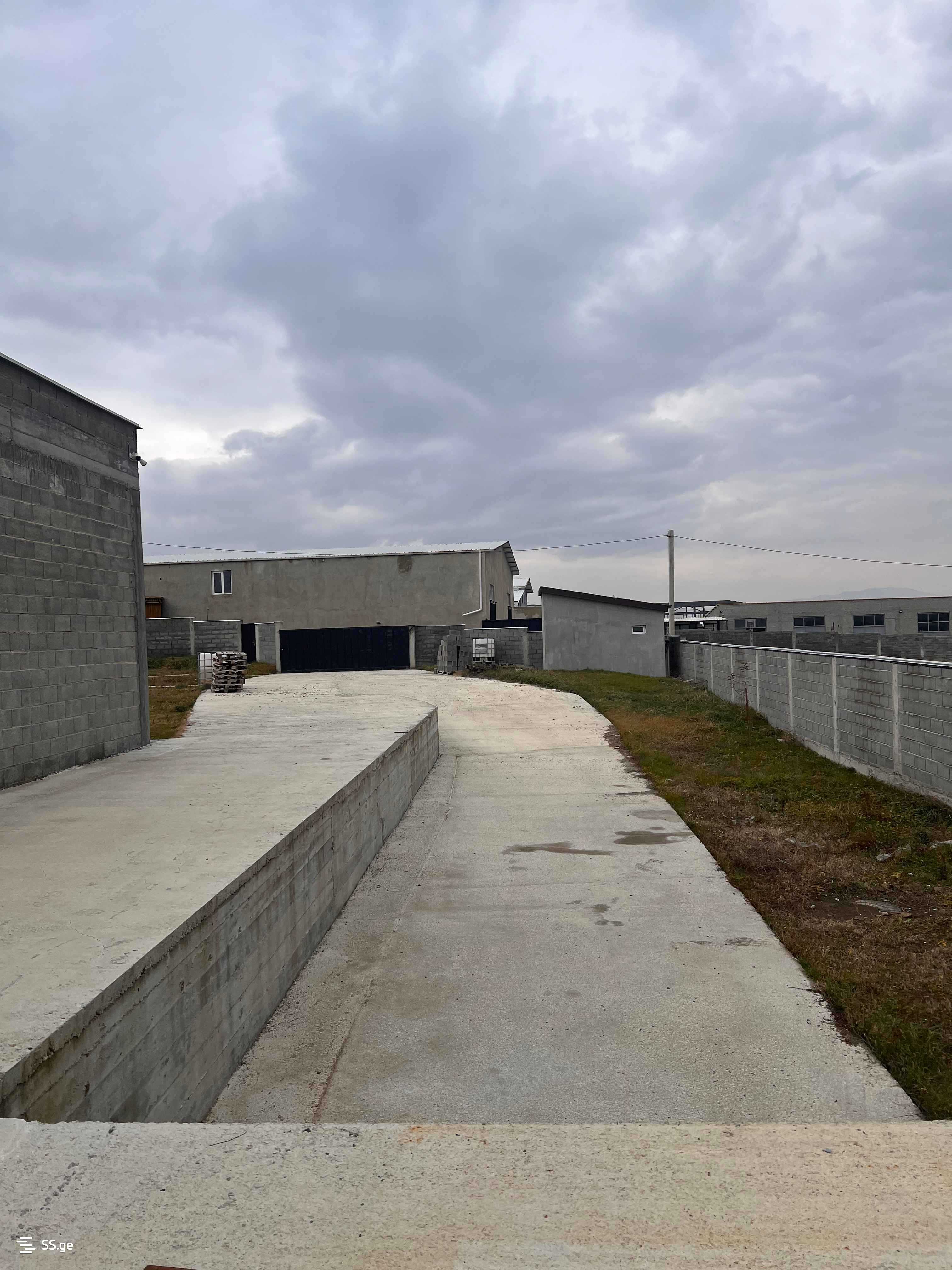 Store-Industrial Property For Sale. Gorovani view 10