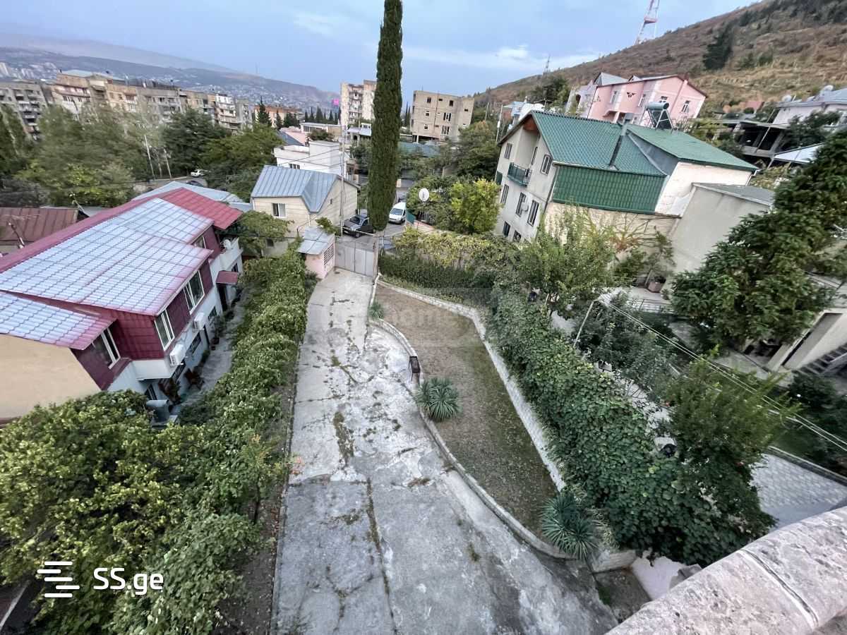 8 Room Private House For Rent. Vera view 4