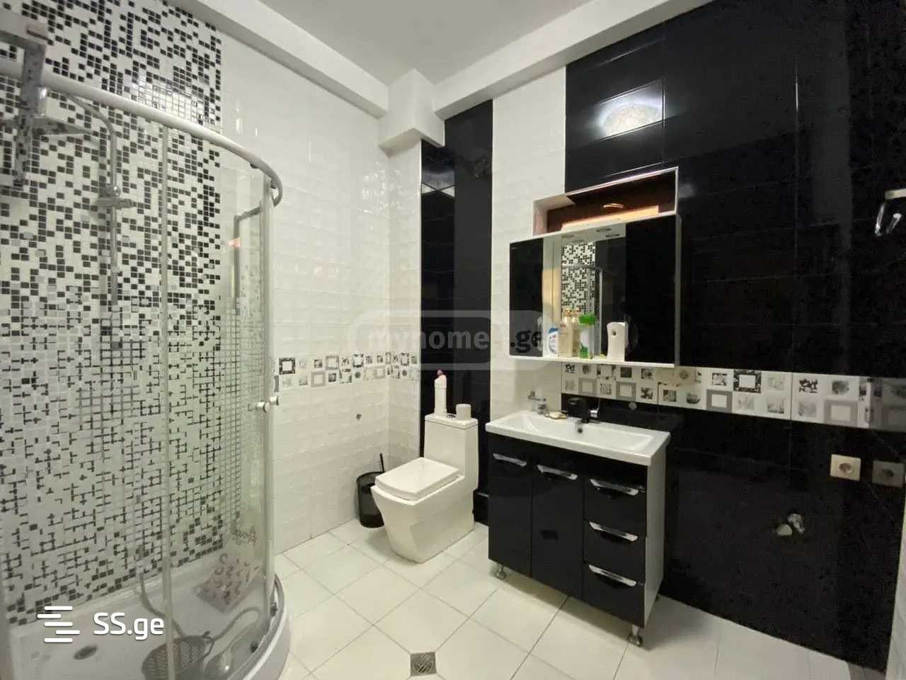 8 Room Private House For Rent. Digomi view 3
