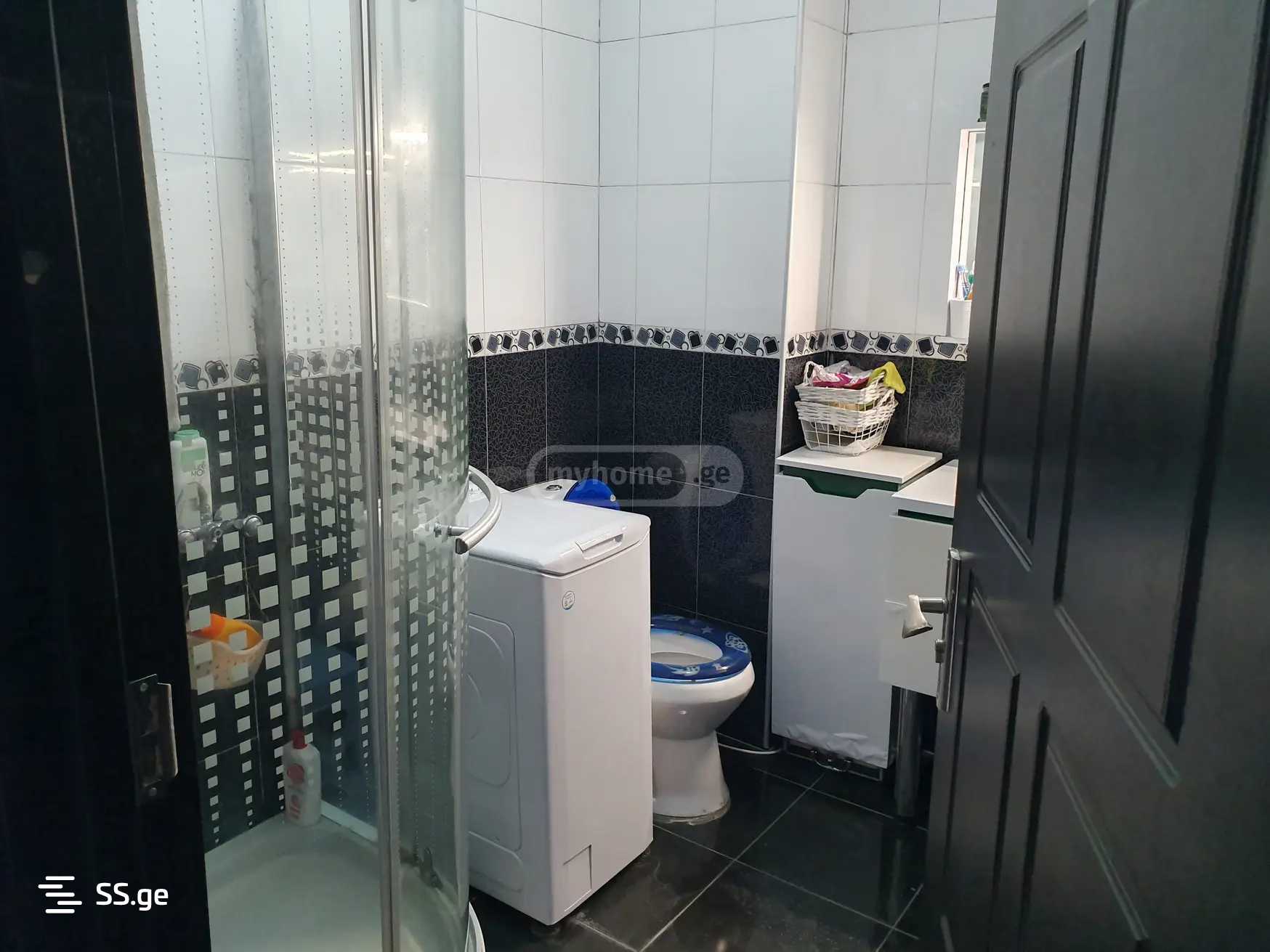 4 Room Flat For Rent. Didube view 10