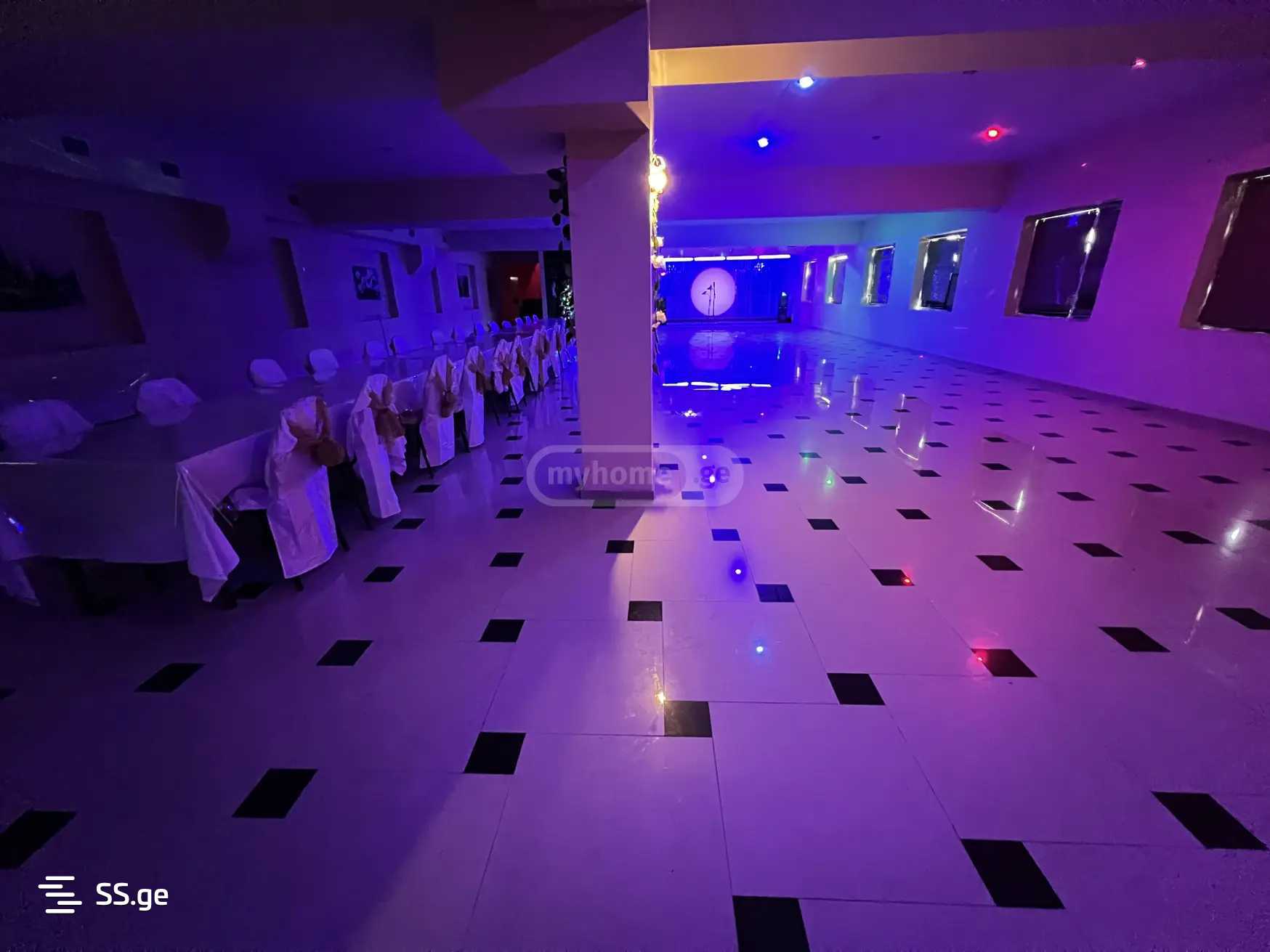 2 Room Private House Daily Rent. Didube, 1 of 10