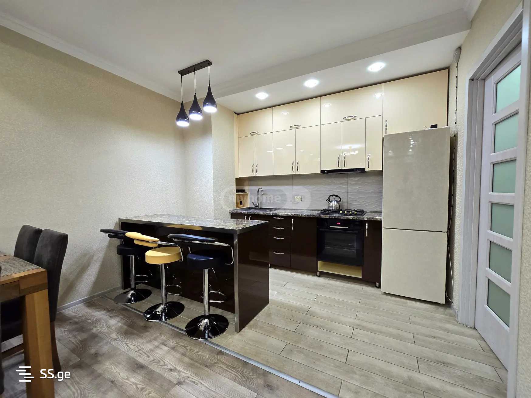 2 Room Flat Daily Rent. Isani view 5