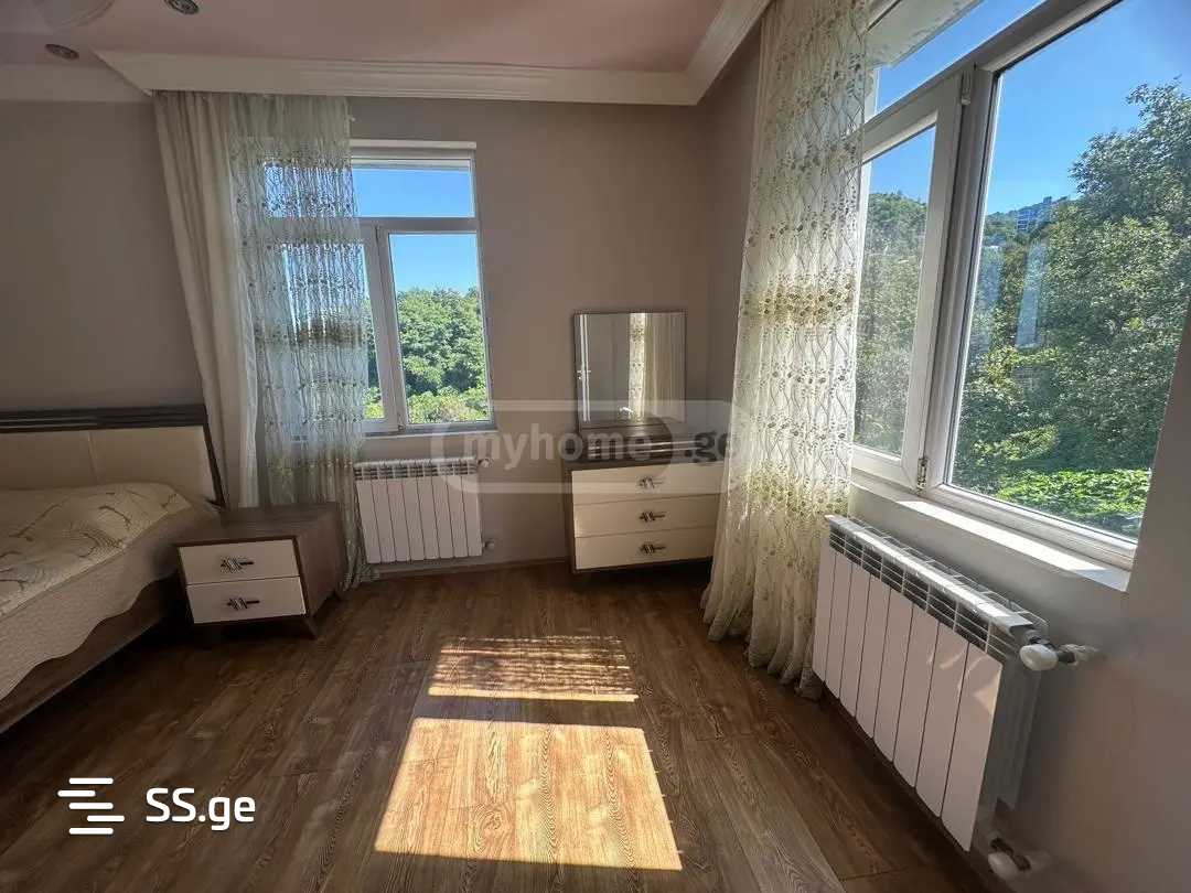10 Room Private House For Sale view 4