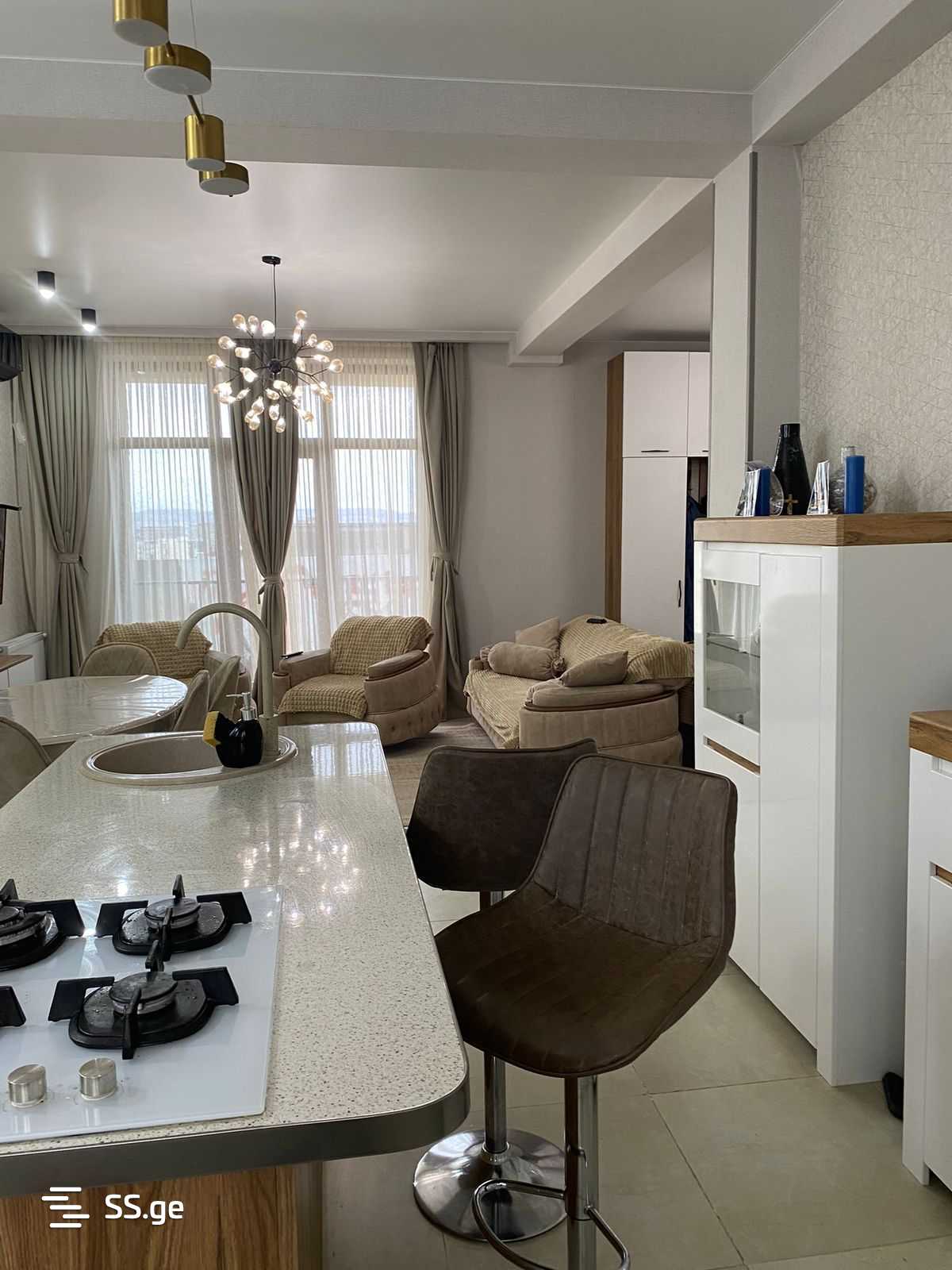6 Room Private House For Sale view 2