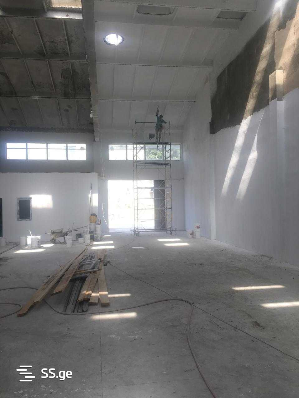 Store-Industrial Property For Rent. Lilo view 1