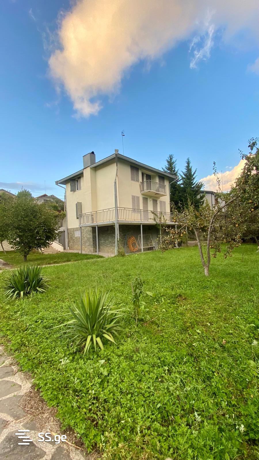 6 Room Private House For Sale view 2