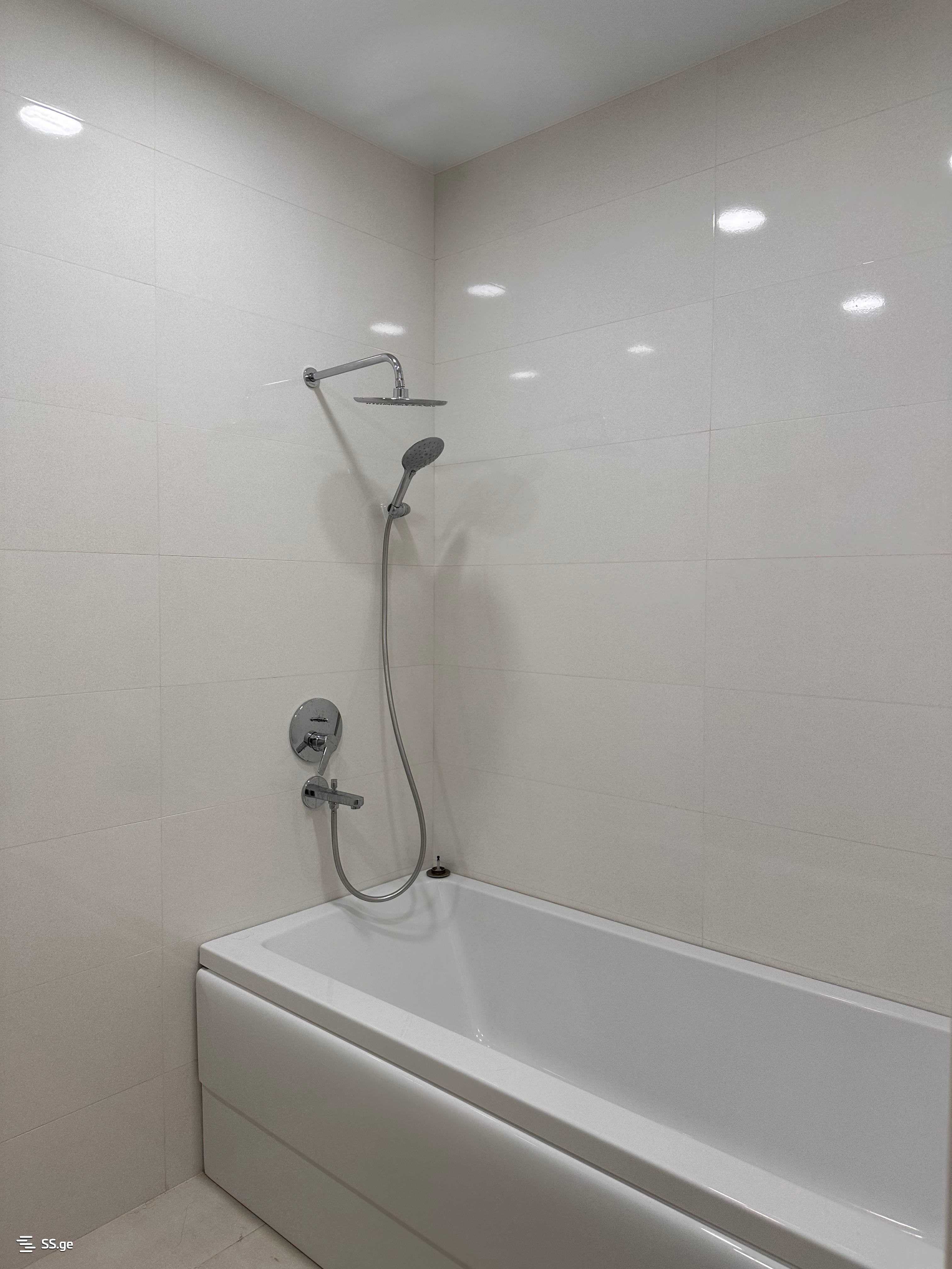 8 Room Private House For Rent. Lisi Lake view 15