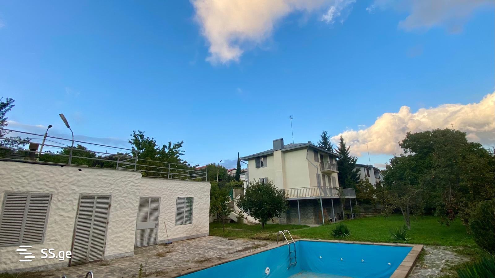 6 Room Private House For Sale view 1