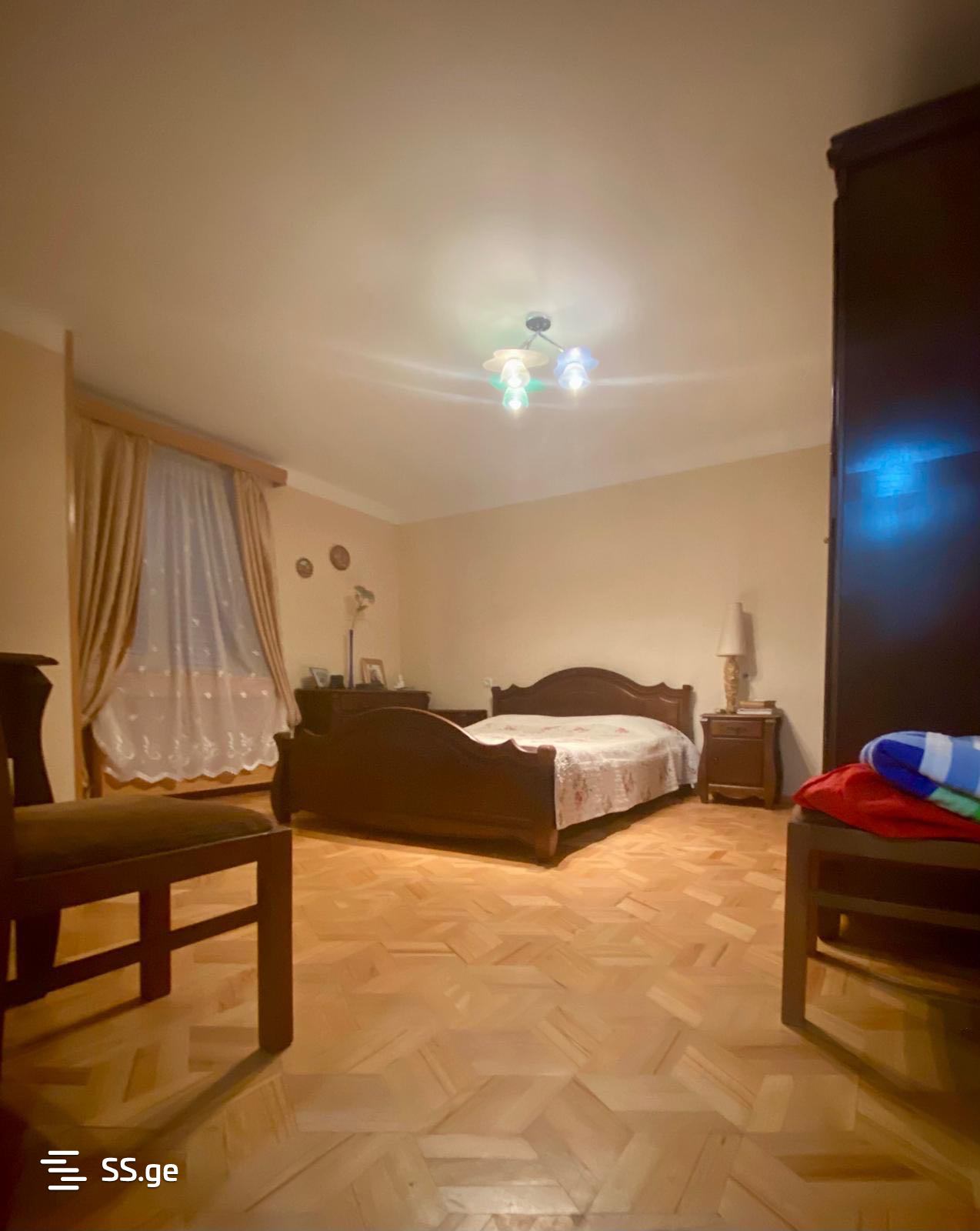 6 Room Private House For Sale view 9