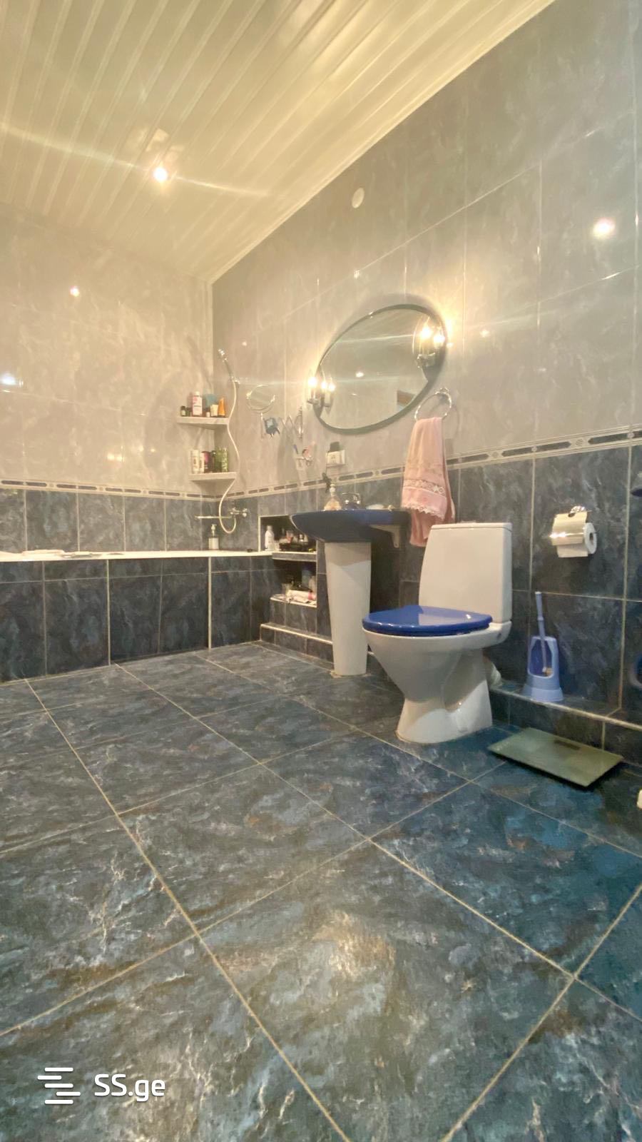 6 Room Private House For Sale view 12