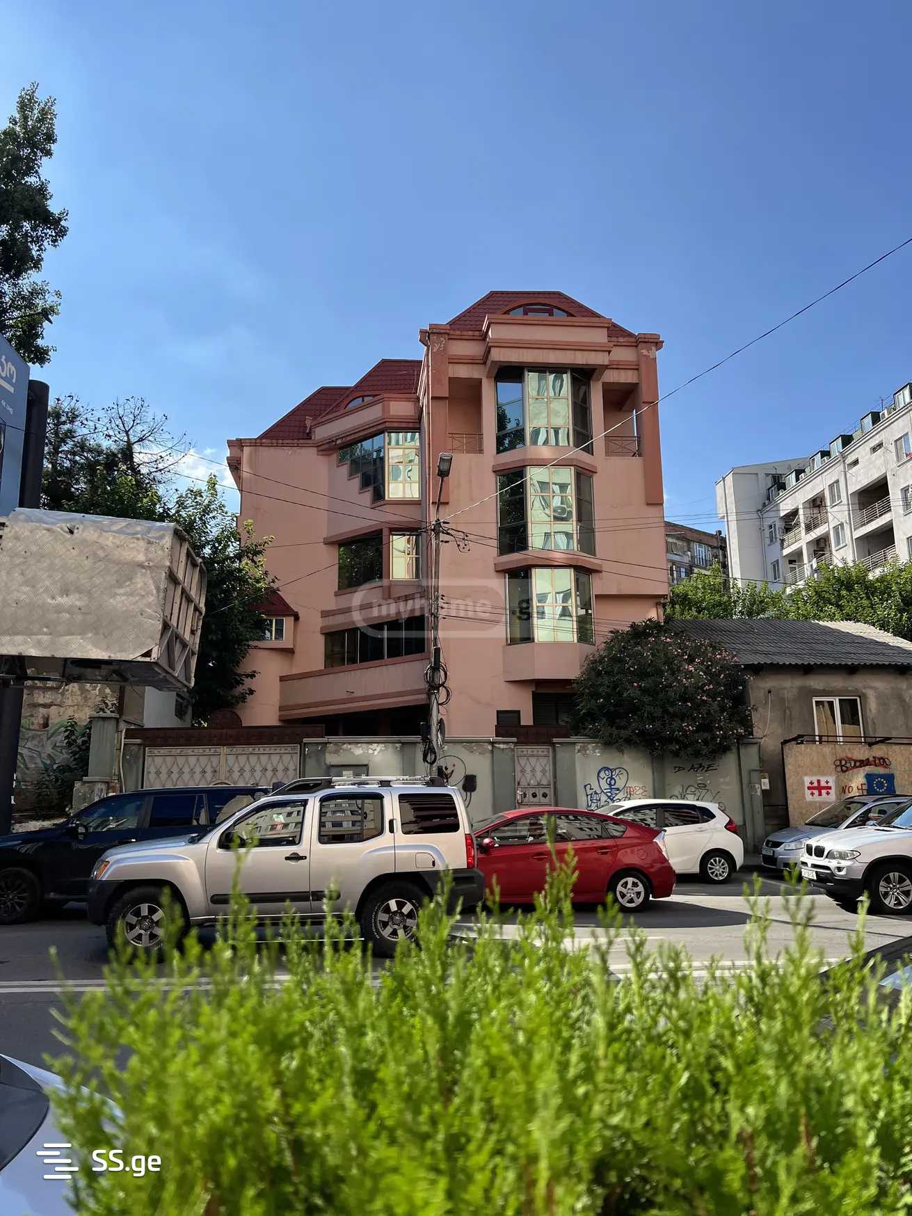 15 Room Private House For Rent. Saburtalo, 1 of 12