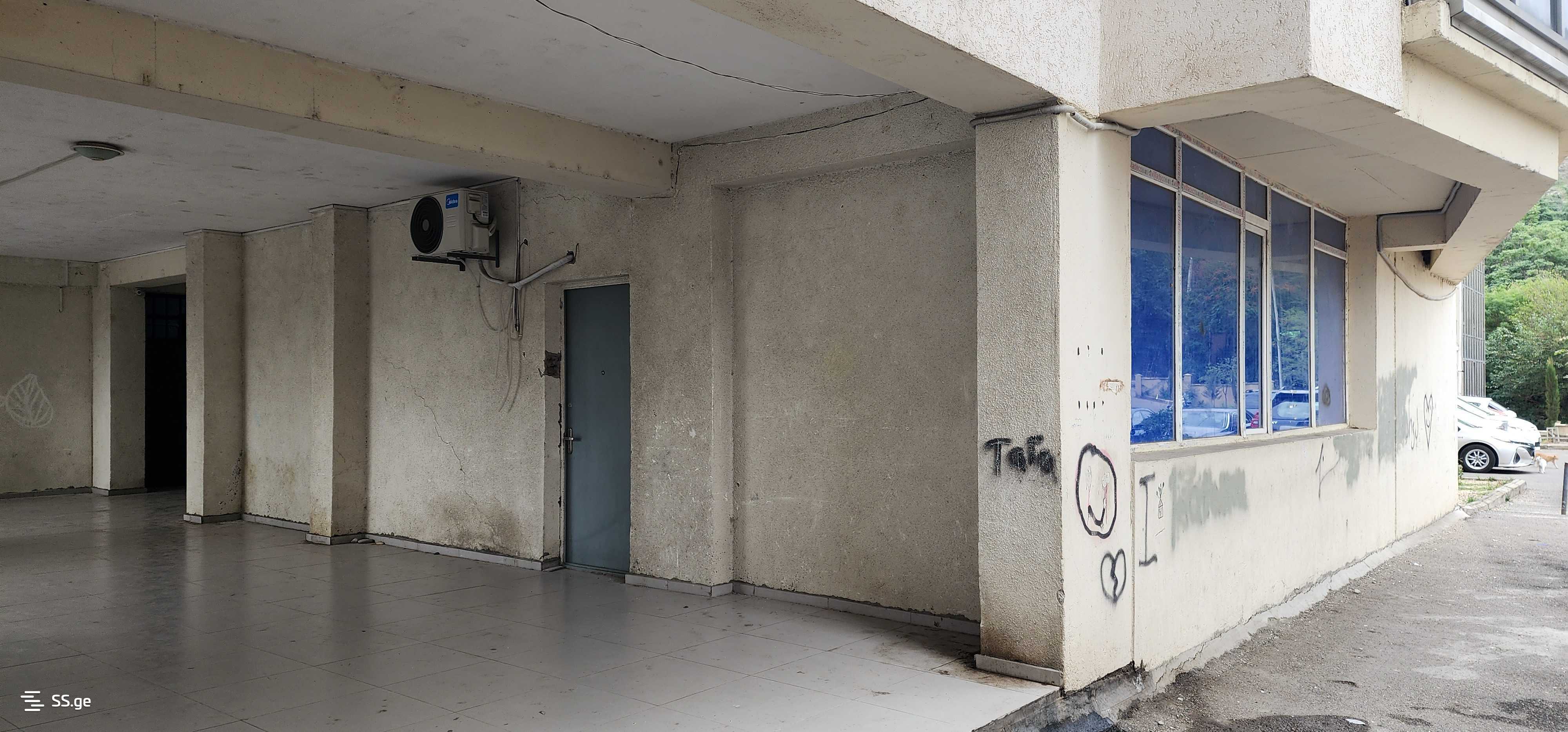 Commercial Space For Sale. Ortachala view 2