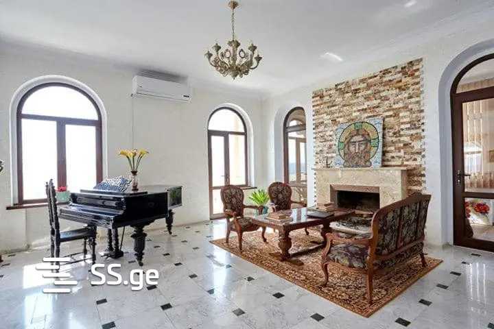 12 Room Hotel For Rent. Vedzisi, 2 of 4