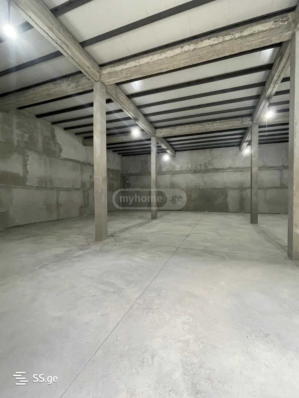 Store-Industrial Property For Rent. Lilo view 2