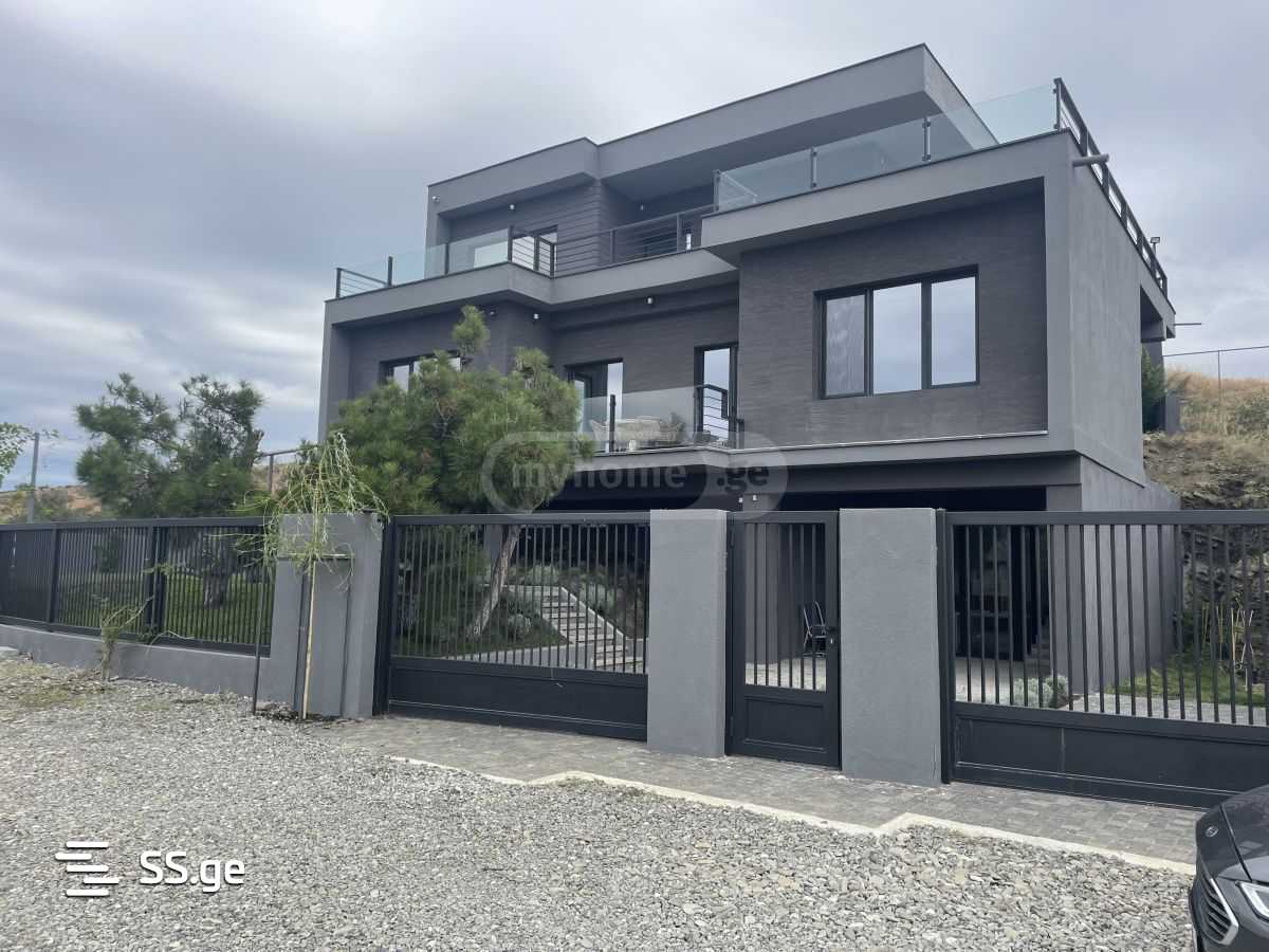 8 Room Private House For Rent. Lisi Lake view 14