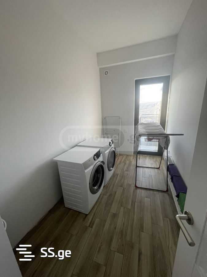 8 Room Private House For Rent. Lisi Lake view 18