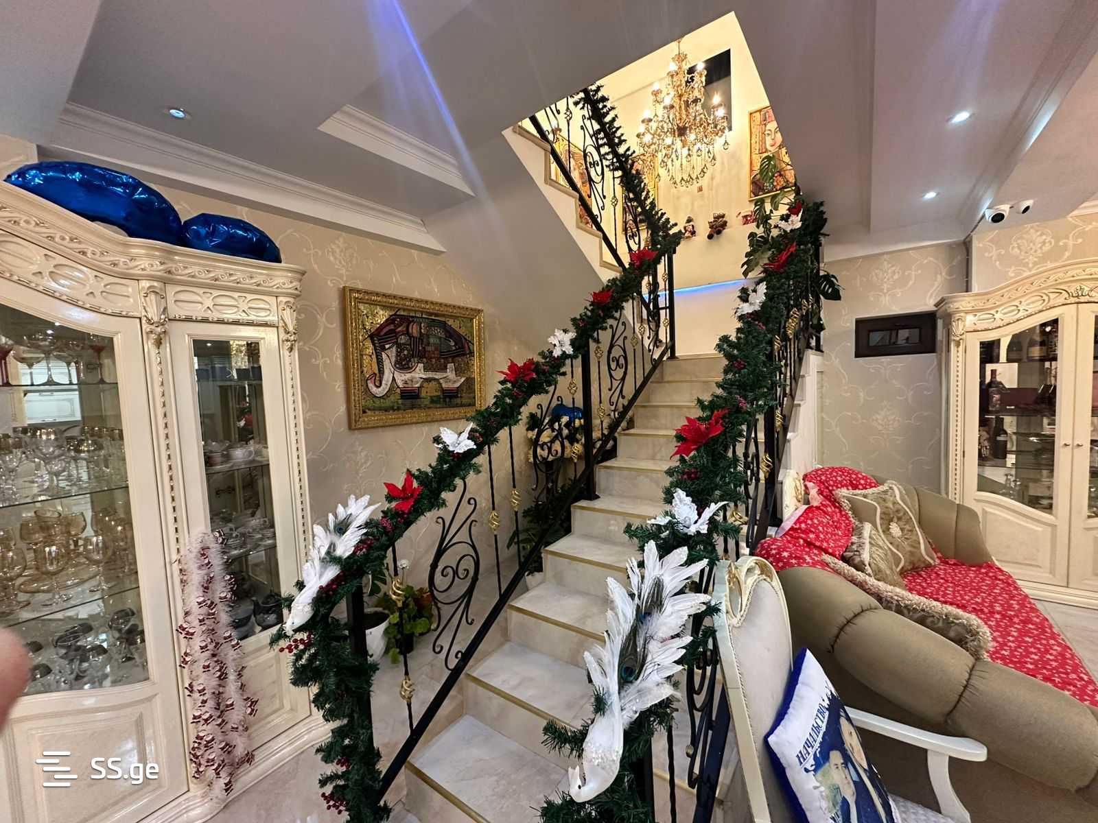 9 Room Private House For Sale view 2