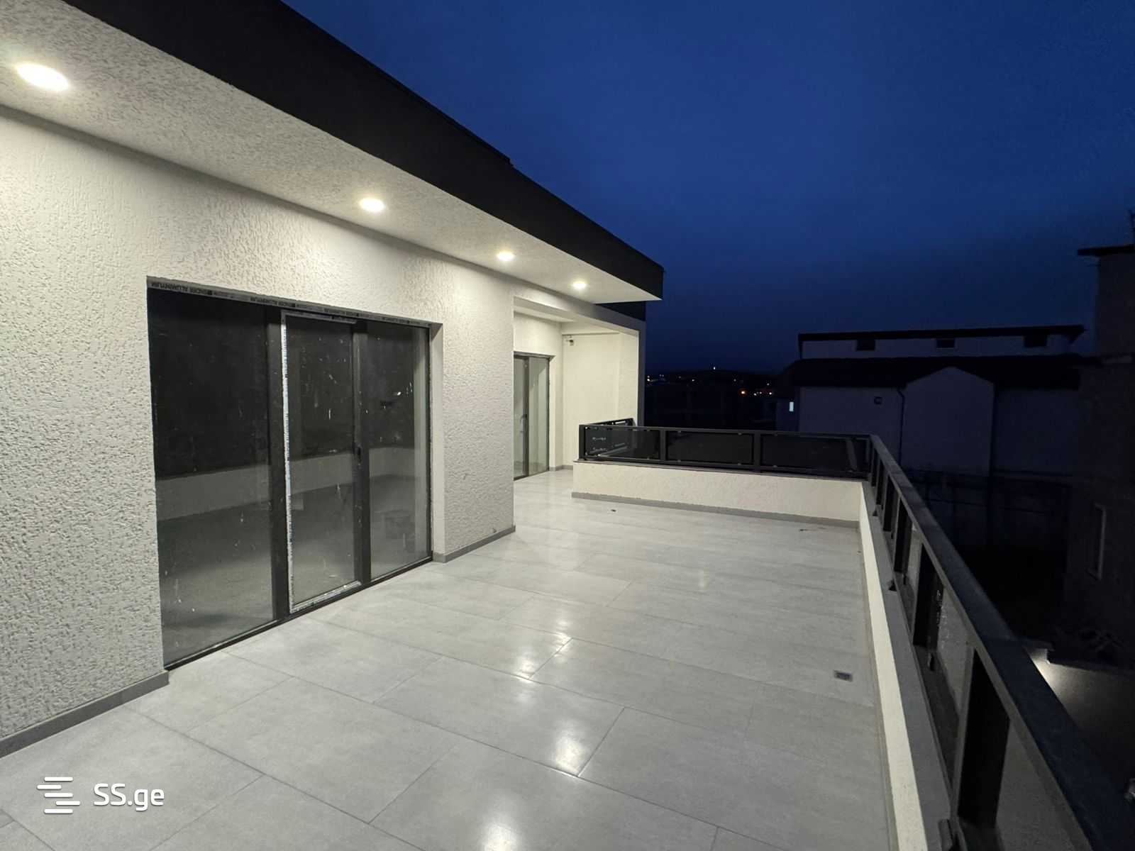 9 Room Private House For Sale view 5