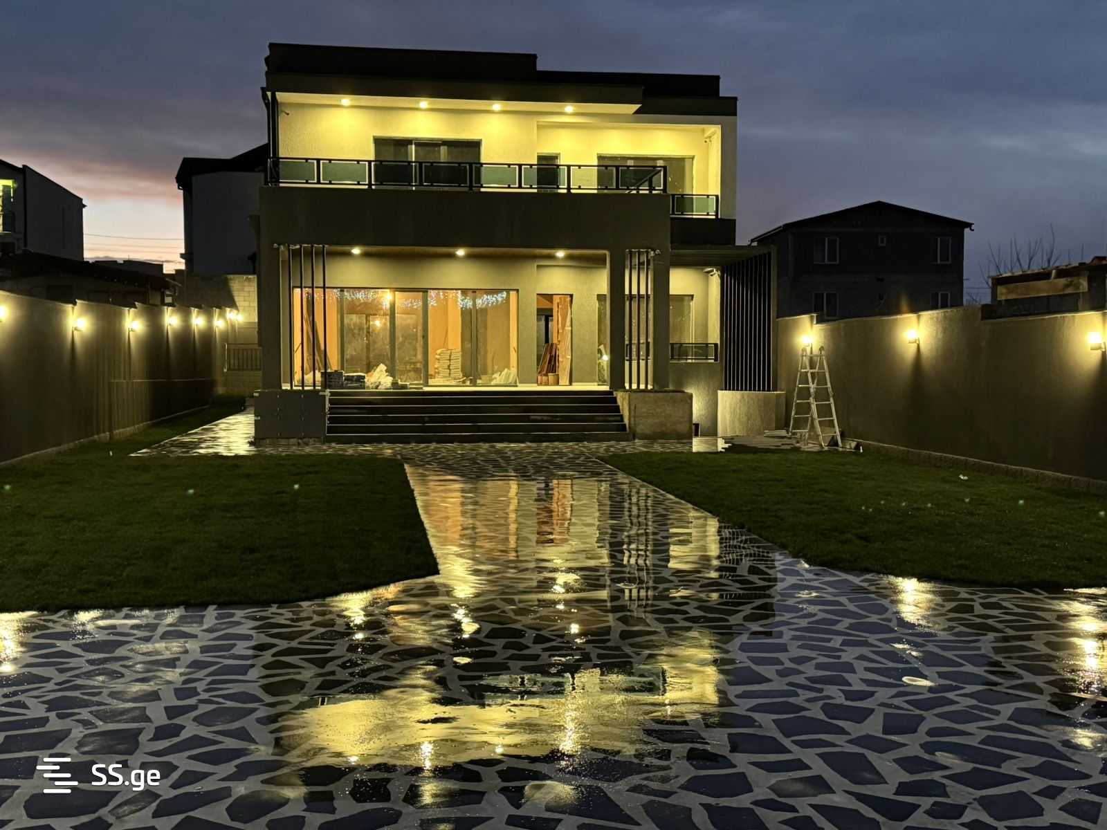 9 Room Private House For Sale view 8