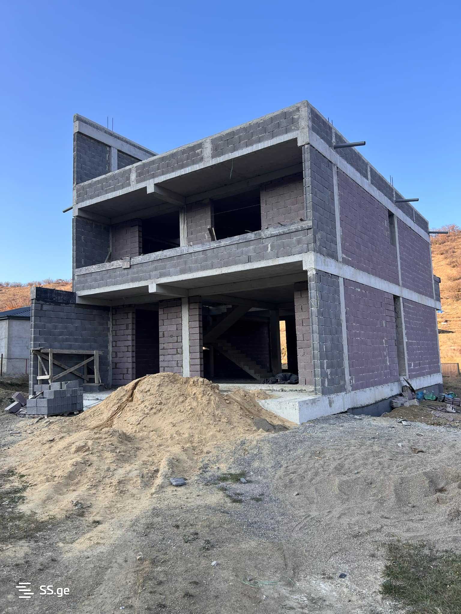 7 Room Private House For Sale view 1