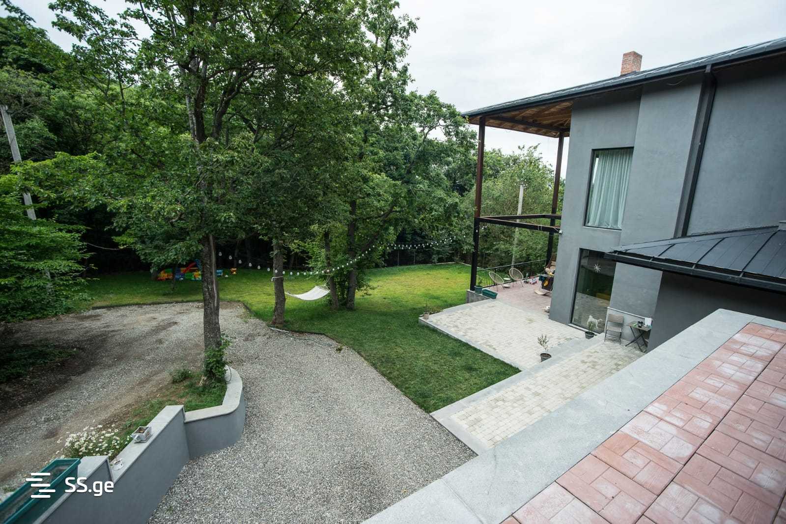 8 Room Private House For Sale view 9