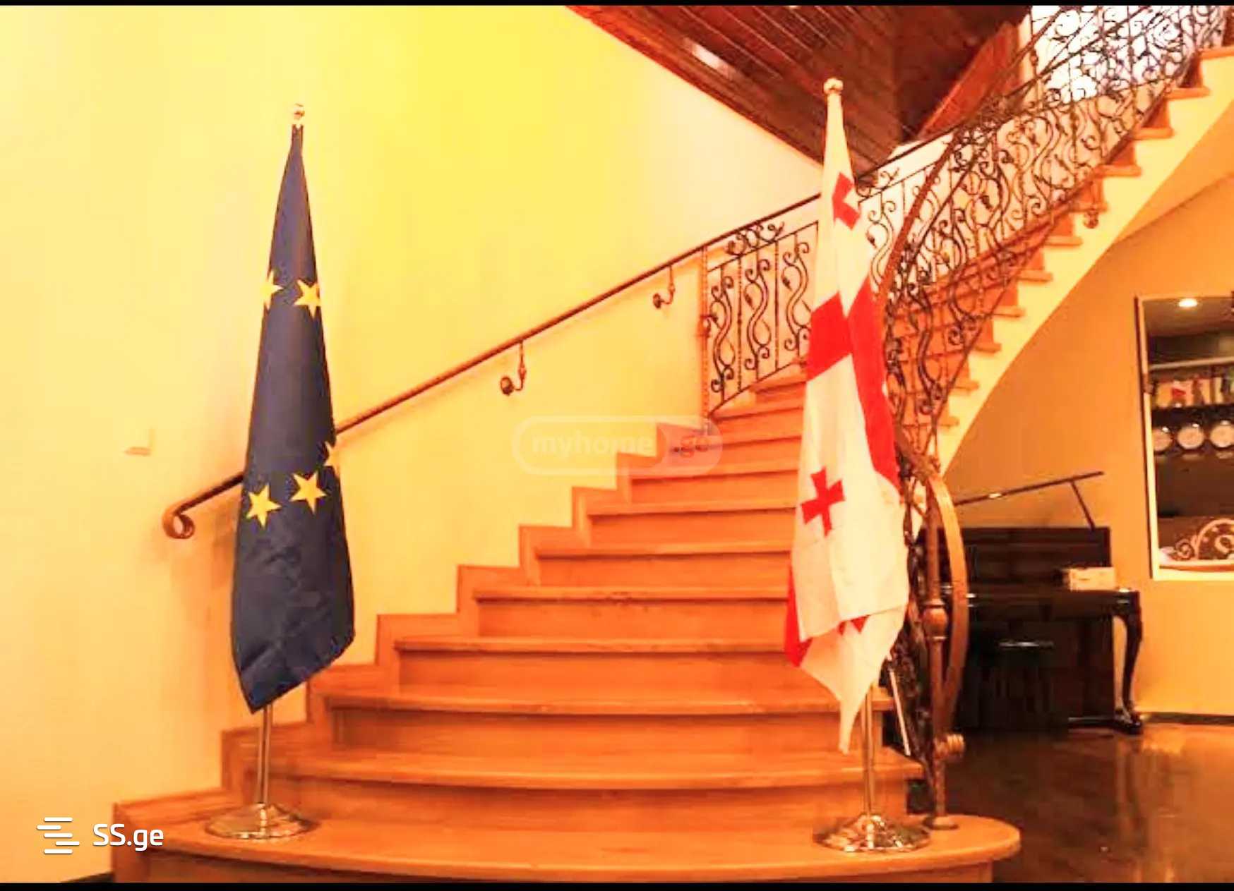 10 Room Hotel For Rent. Chugureti, 1 of 9