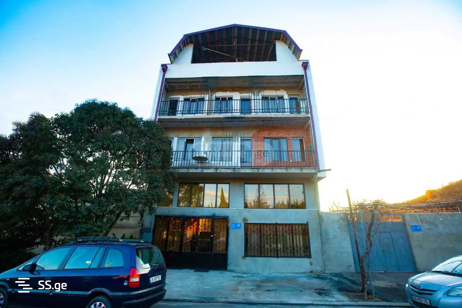 12 Room Hotel For Rent. Isani, 1 of 6