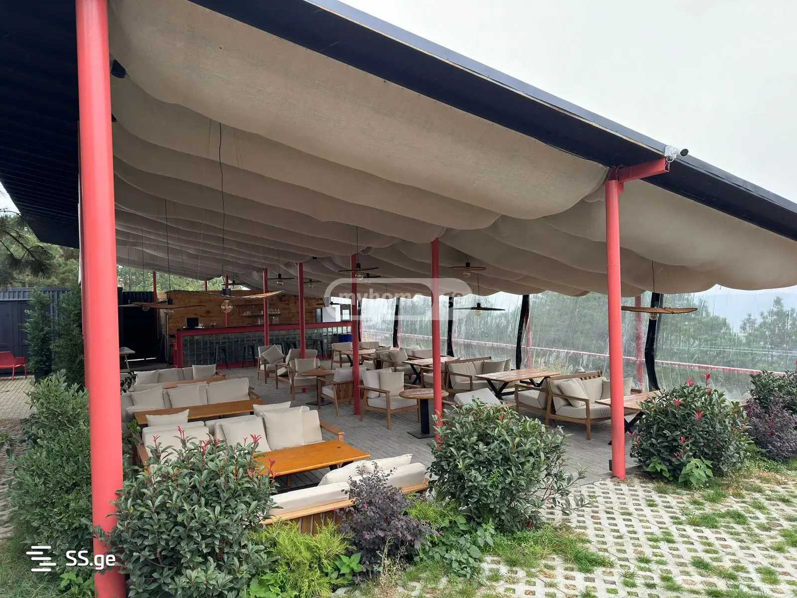 6 Room Hotel For Rent. Okrokana view 41