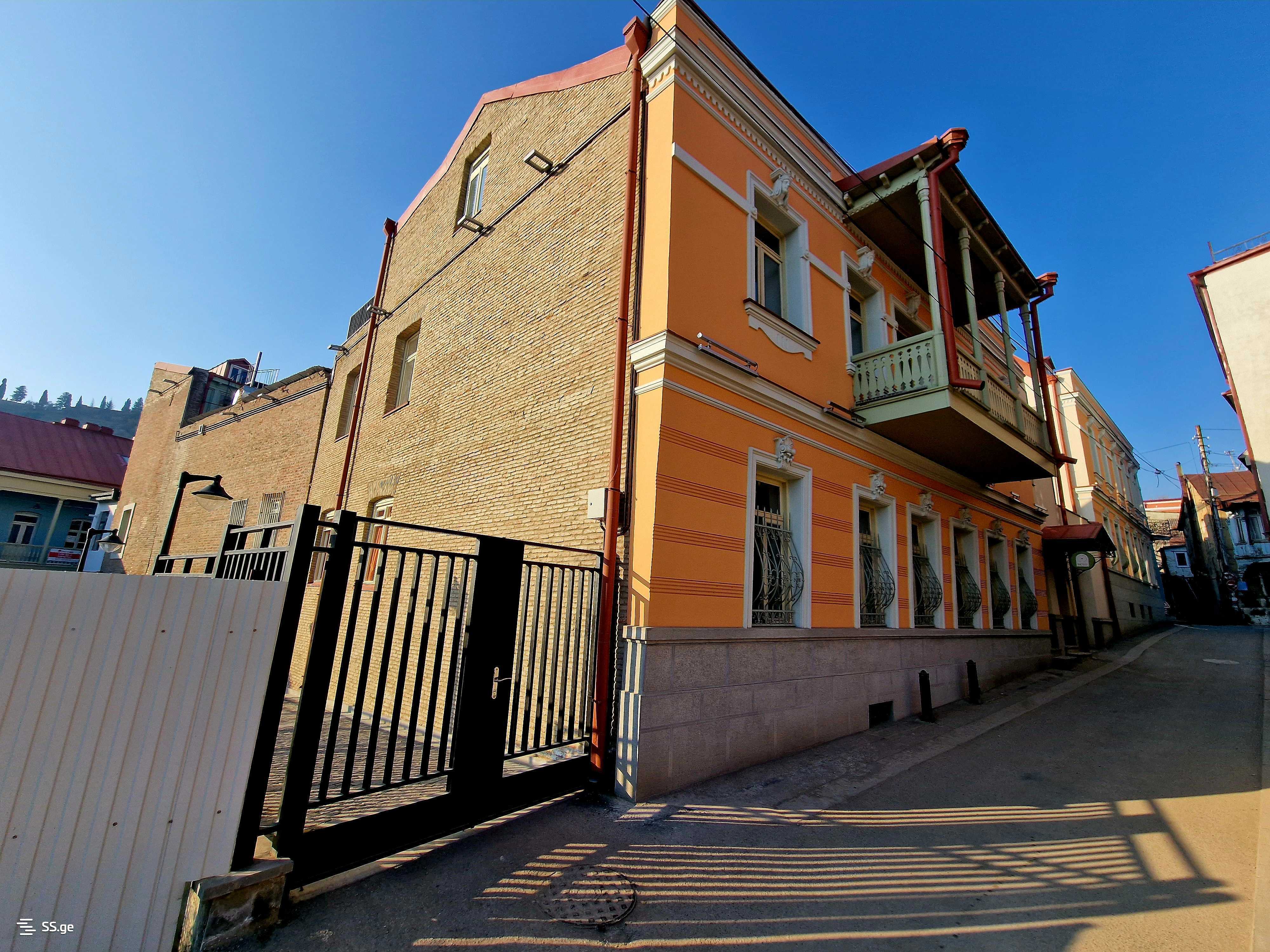 Store-Industrial Property For Rent. Sololaki, 1 of 4