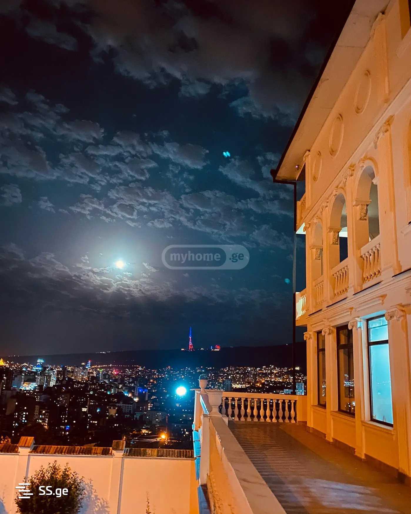 12 Room Hotel For Rent. Vedzisi, 1 of 9