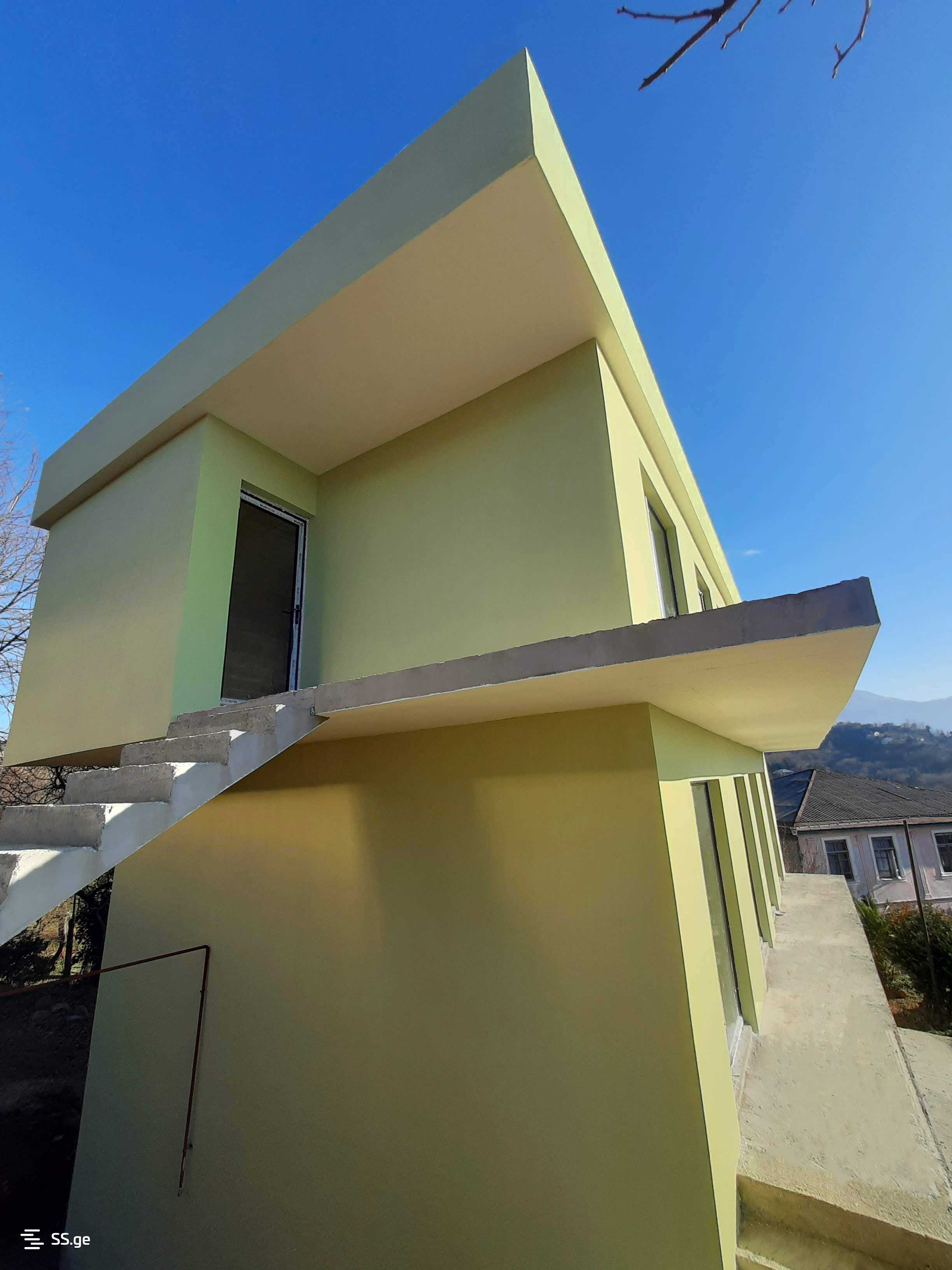 8 Room Hotel For Sale view 4