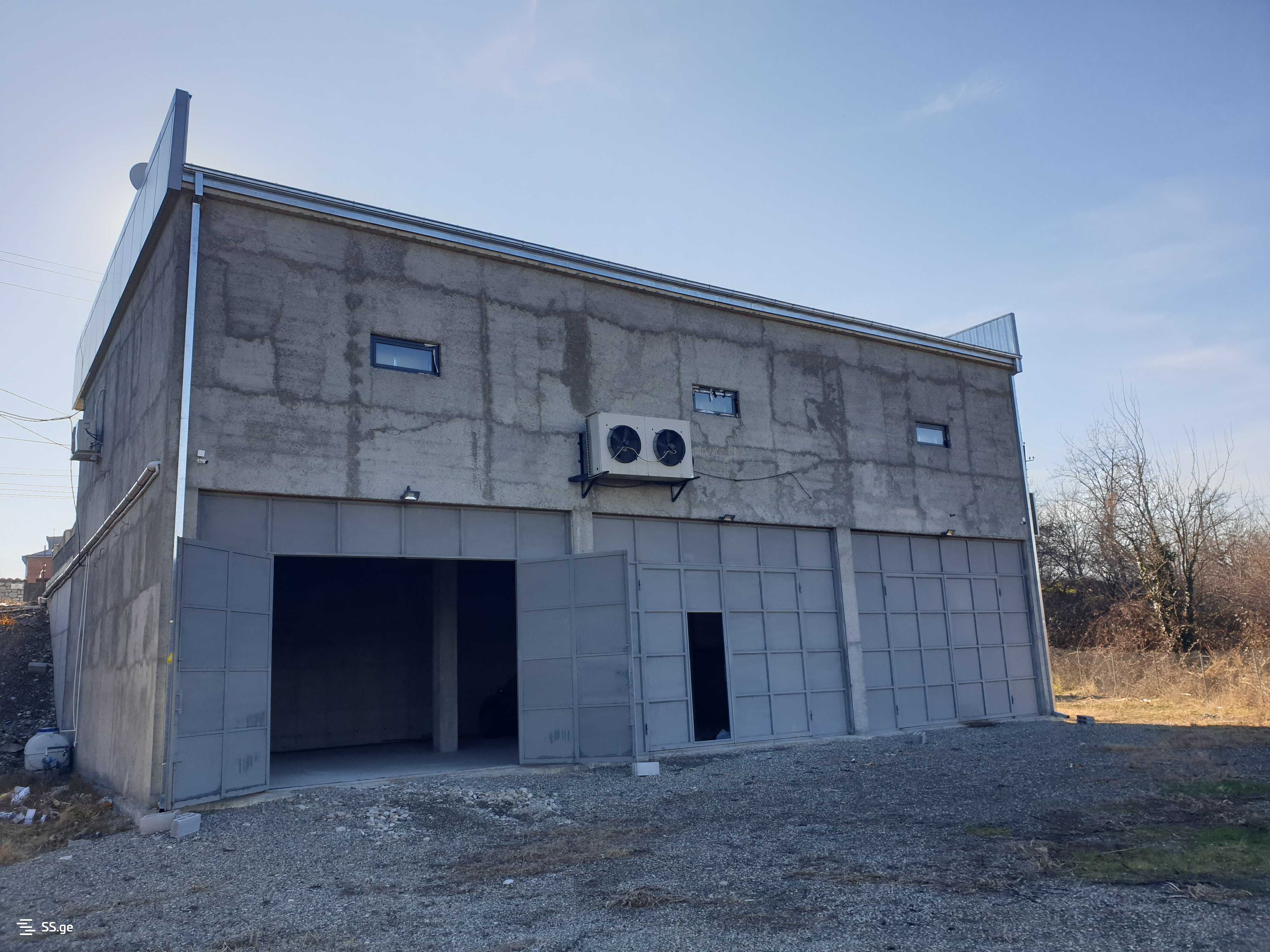 Store-Industrial Property For Rent. Telavi, 1 of 11